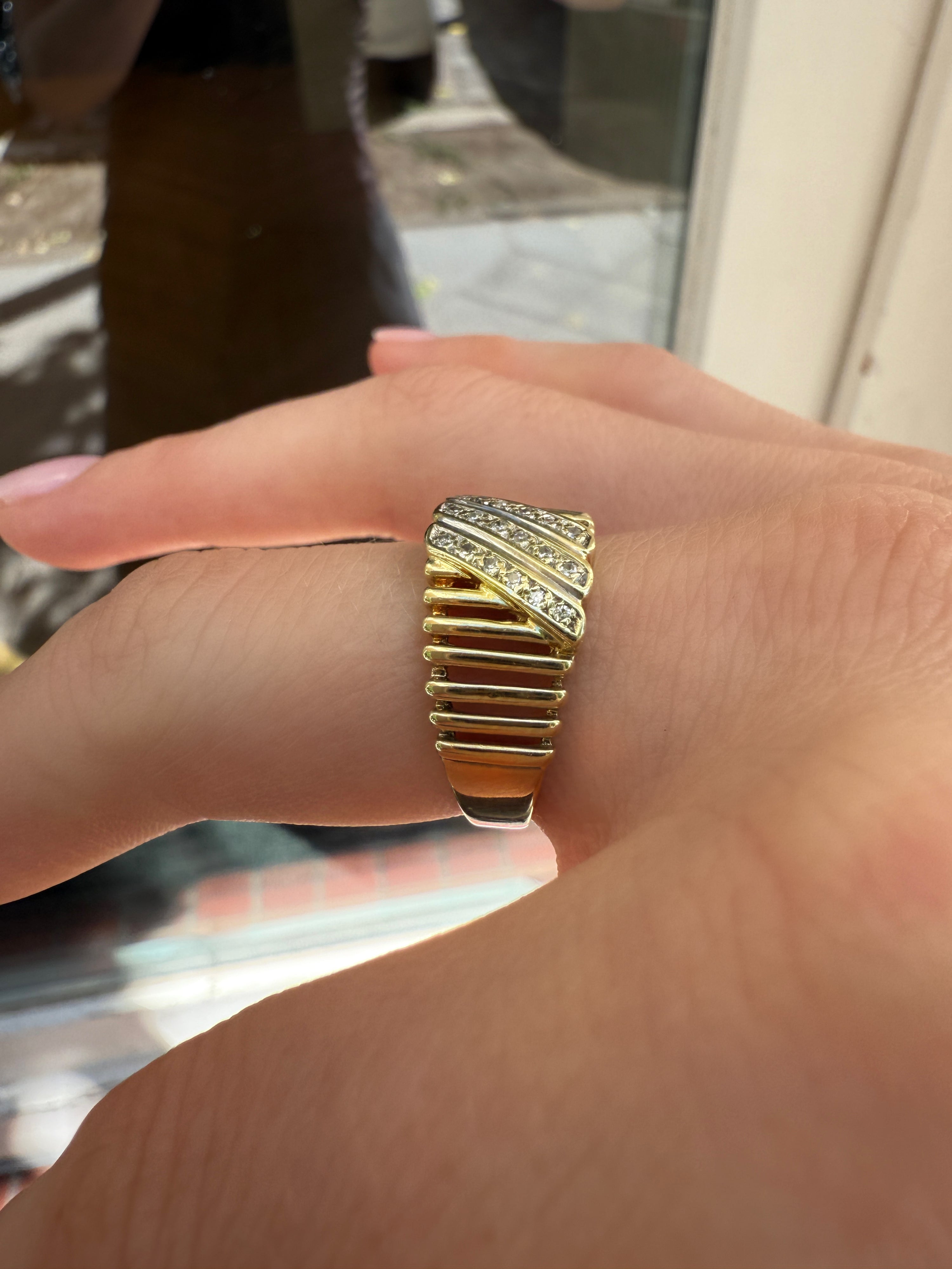 #1063 14k Ring mit 18 Diamanten - RG 58