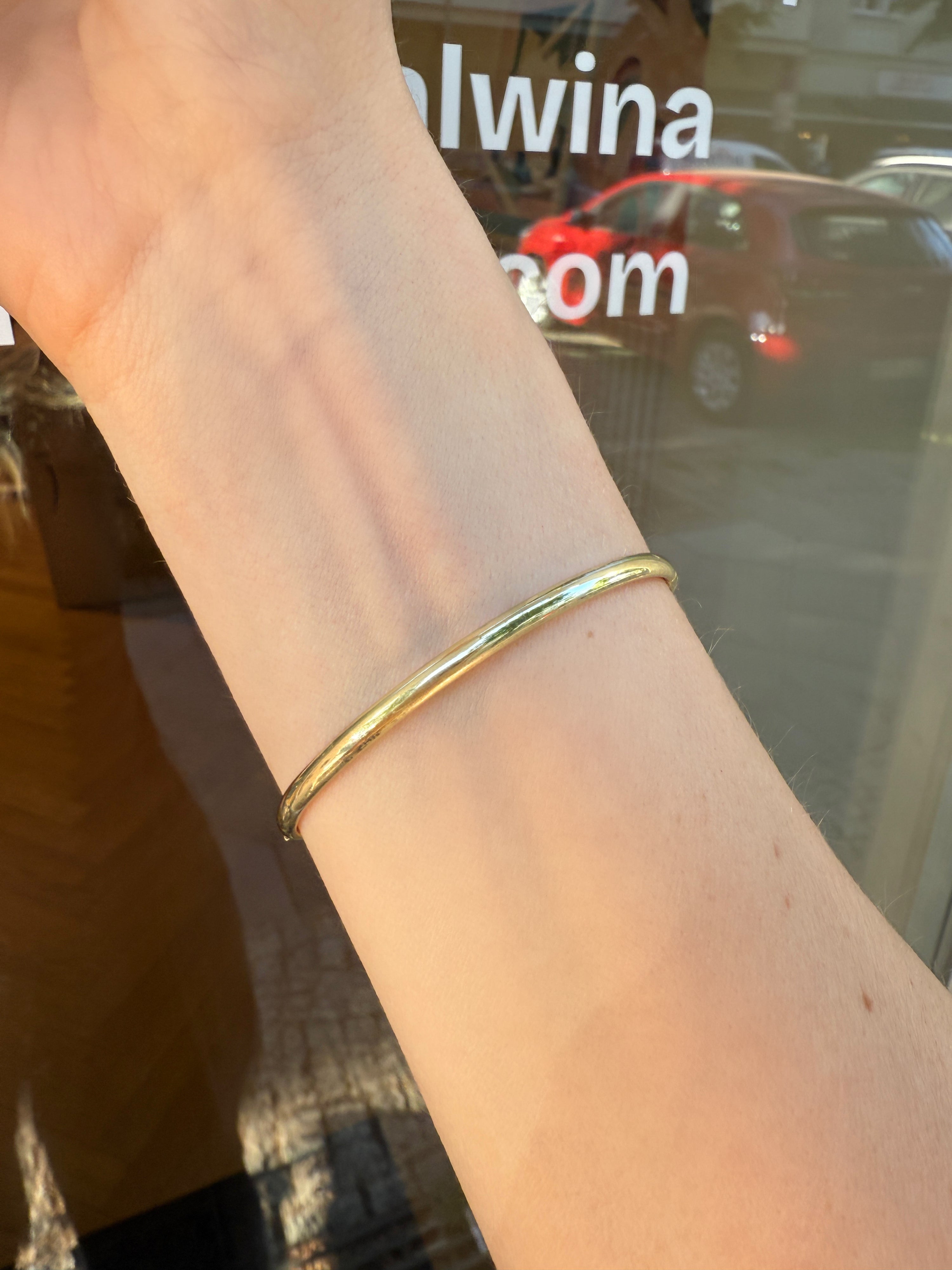 #1050 8k Armreif mit Smaragd & 6 Diamanten