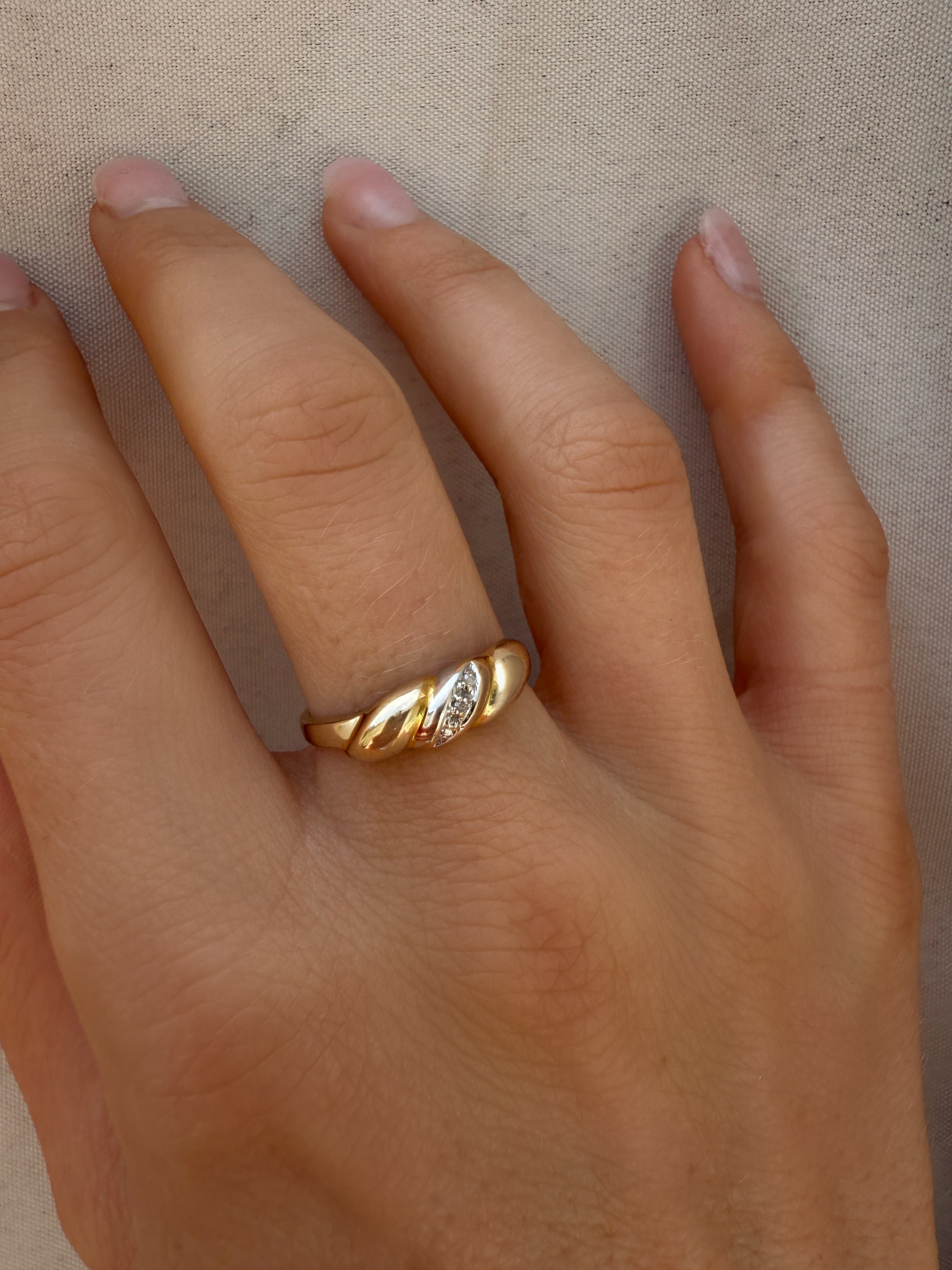 #67 8k Ring mit Diamant - RG 57