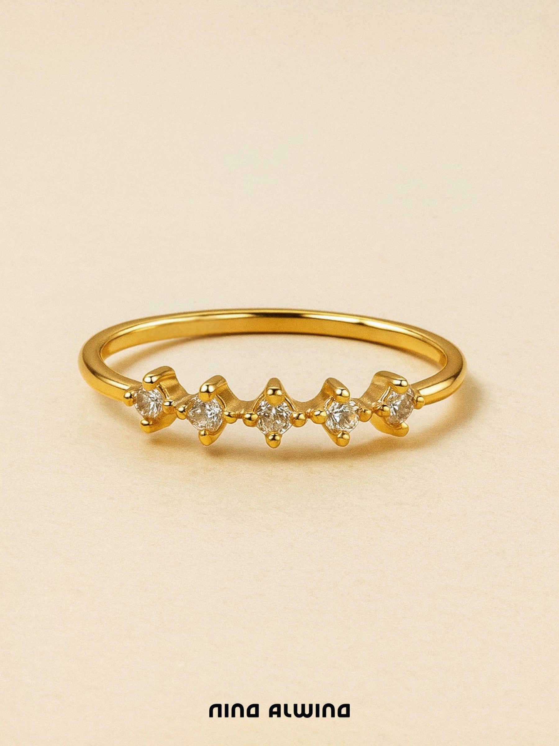 #115 9k Filigraner Ring mit 5 Diamanten - RG 60