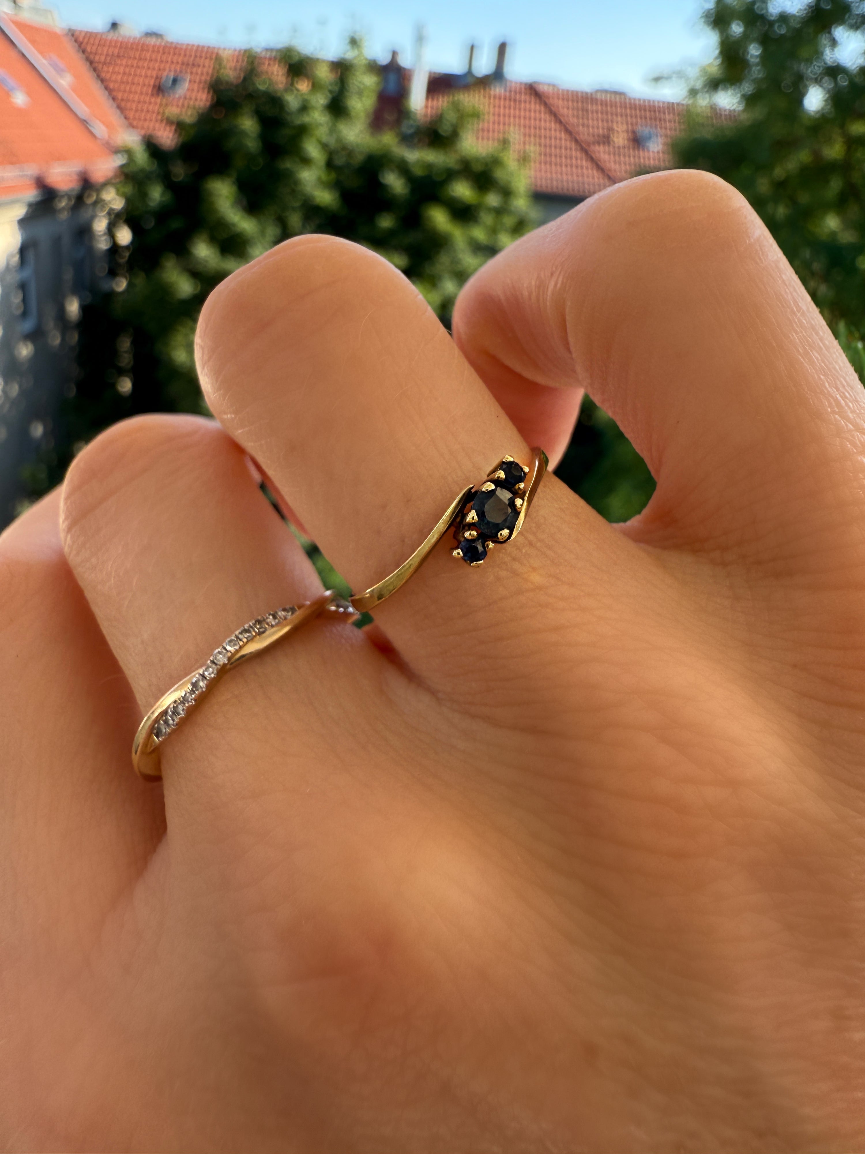 #11 Ring mit blauen Edelsteinen - RG 53