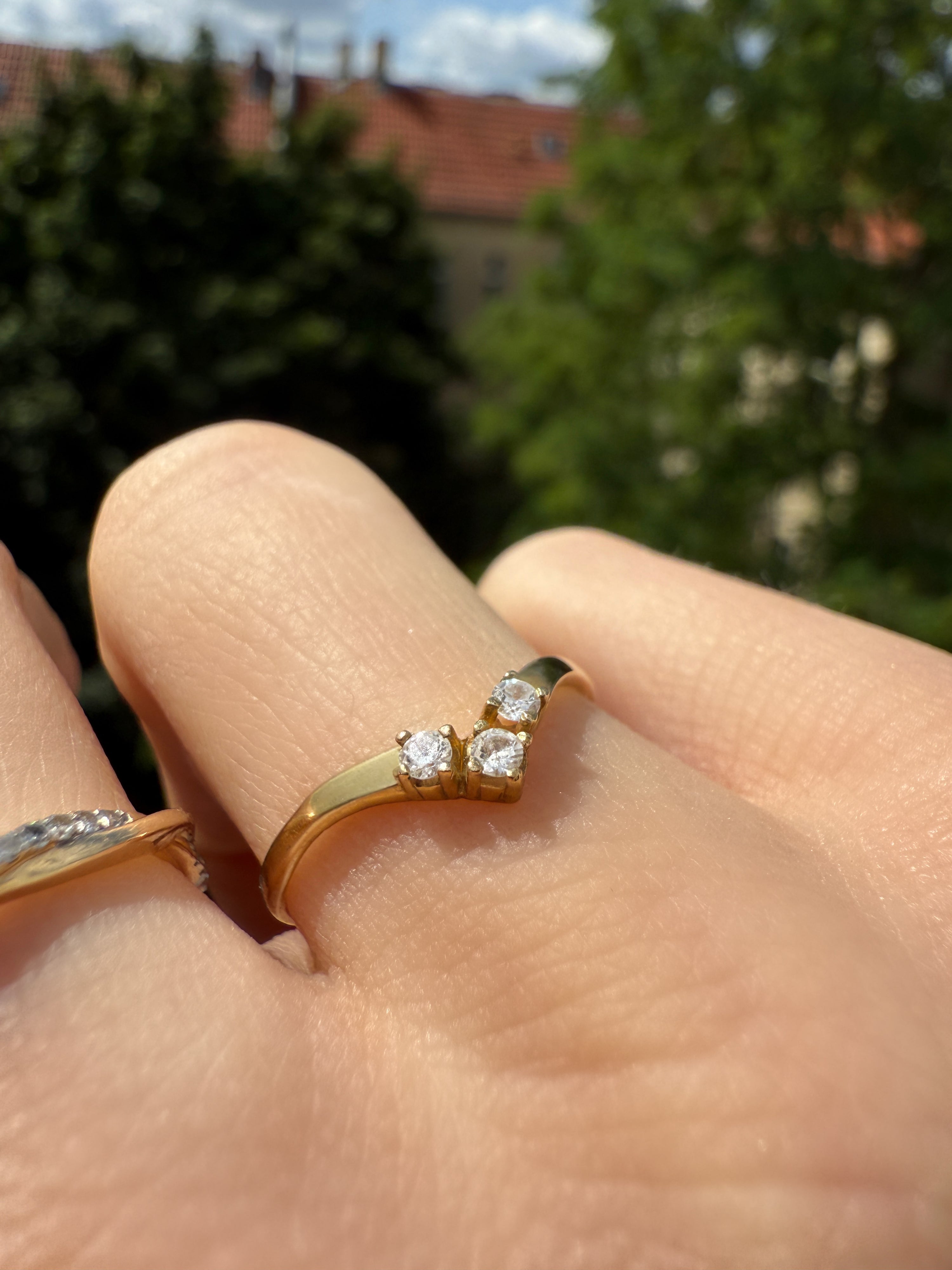 #10 8k Ring mit 3 weißen Saphiren - RG 53