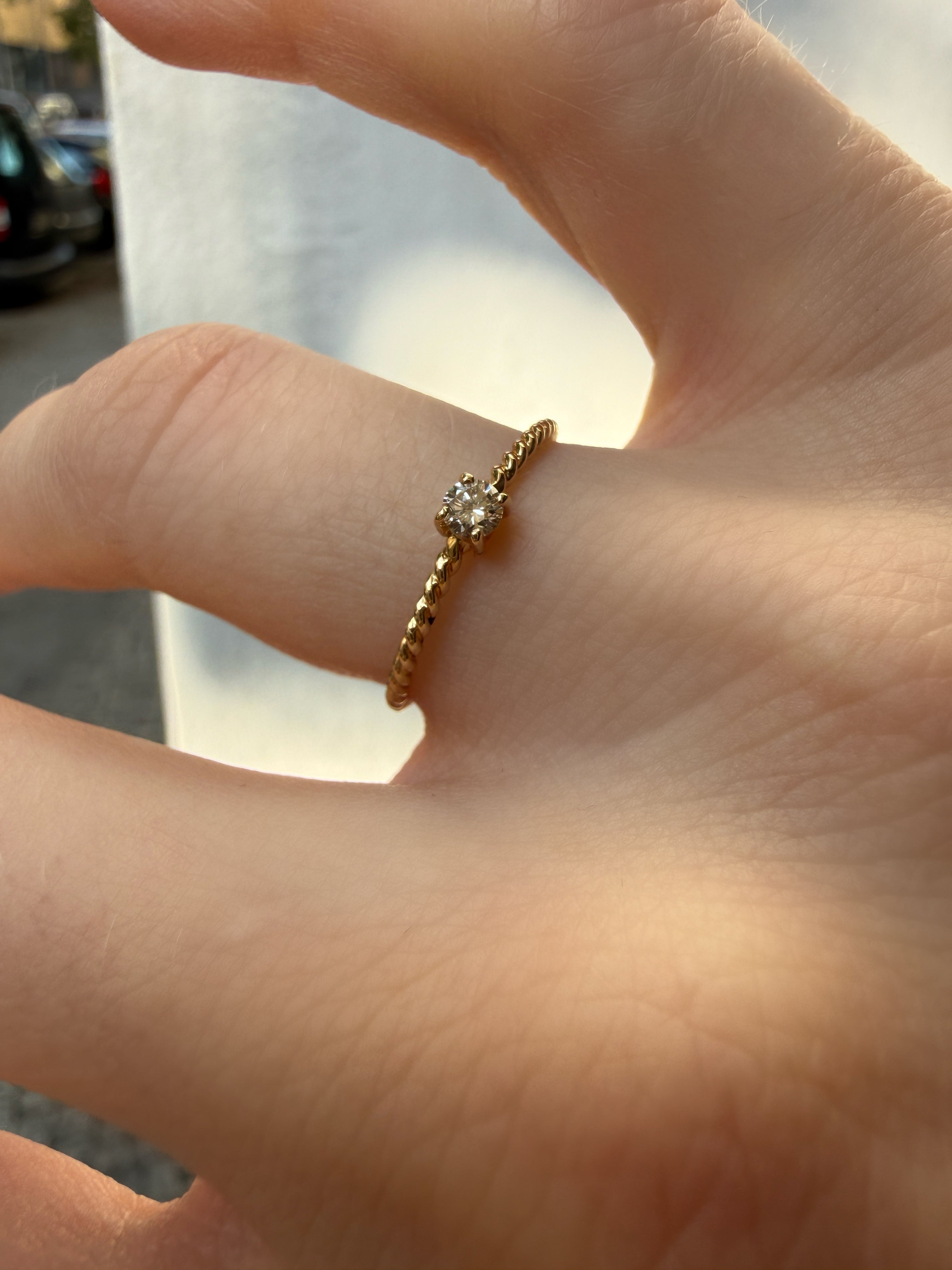 #1325 18k Ring with Tanzanite - Ring Size 60