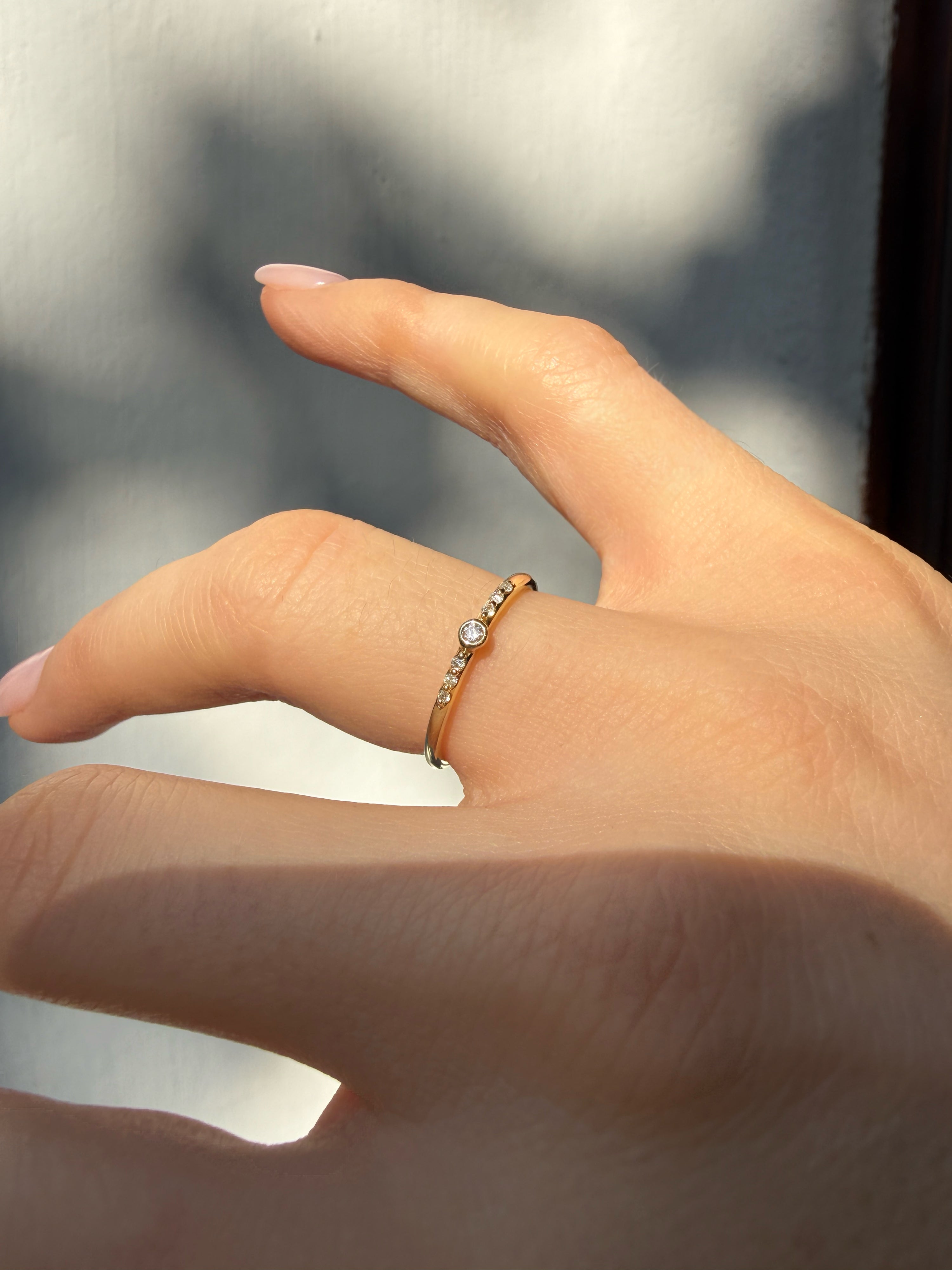 #1391 10k Ring mit 7 Diamanten - RG 51