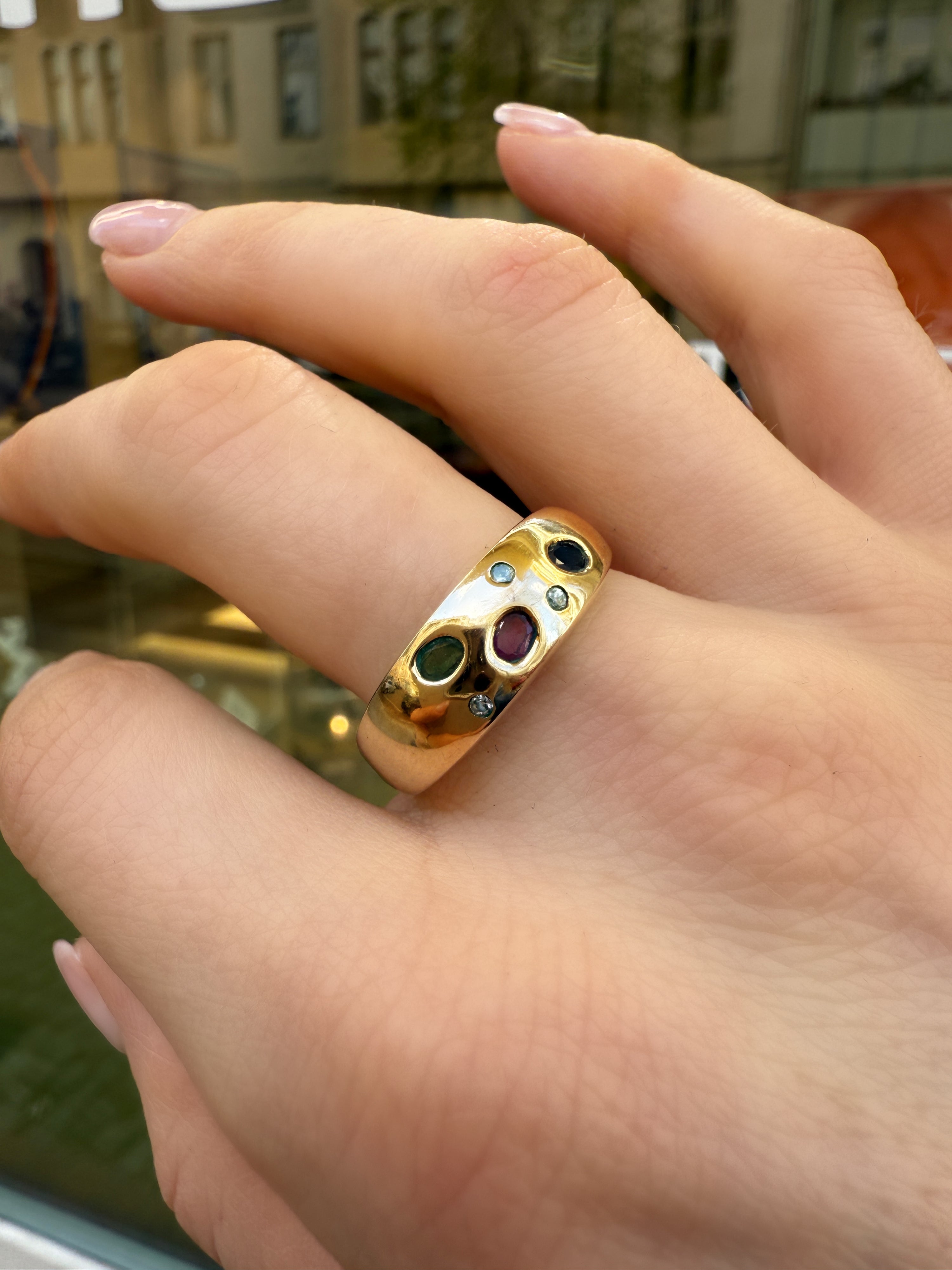 #865 8k Ring mit Smaragd, Rubin, Saphir - RG 63