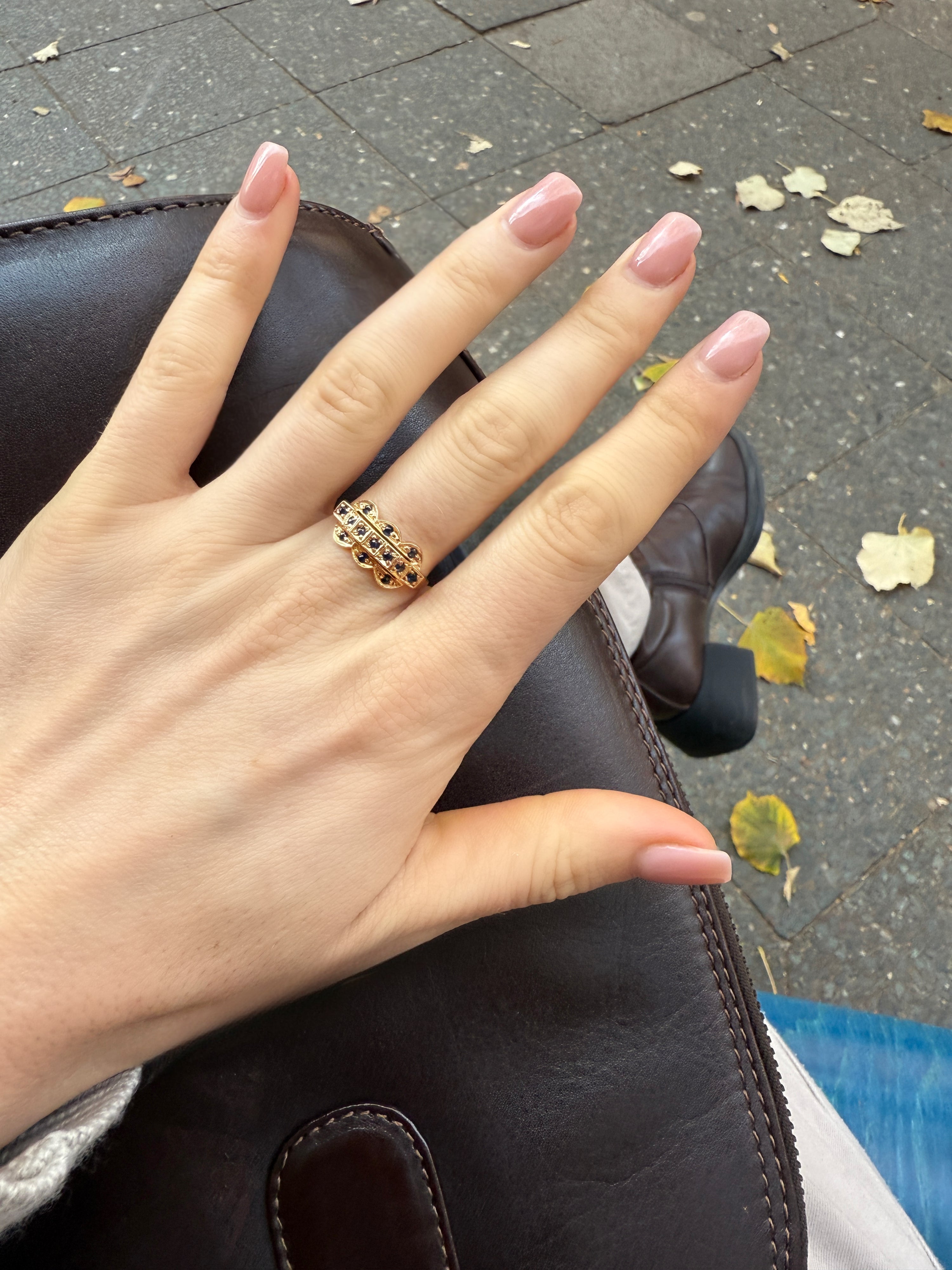 #268 9k Ring mit Saphiren - RG 59