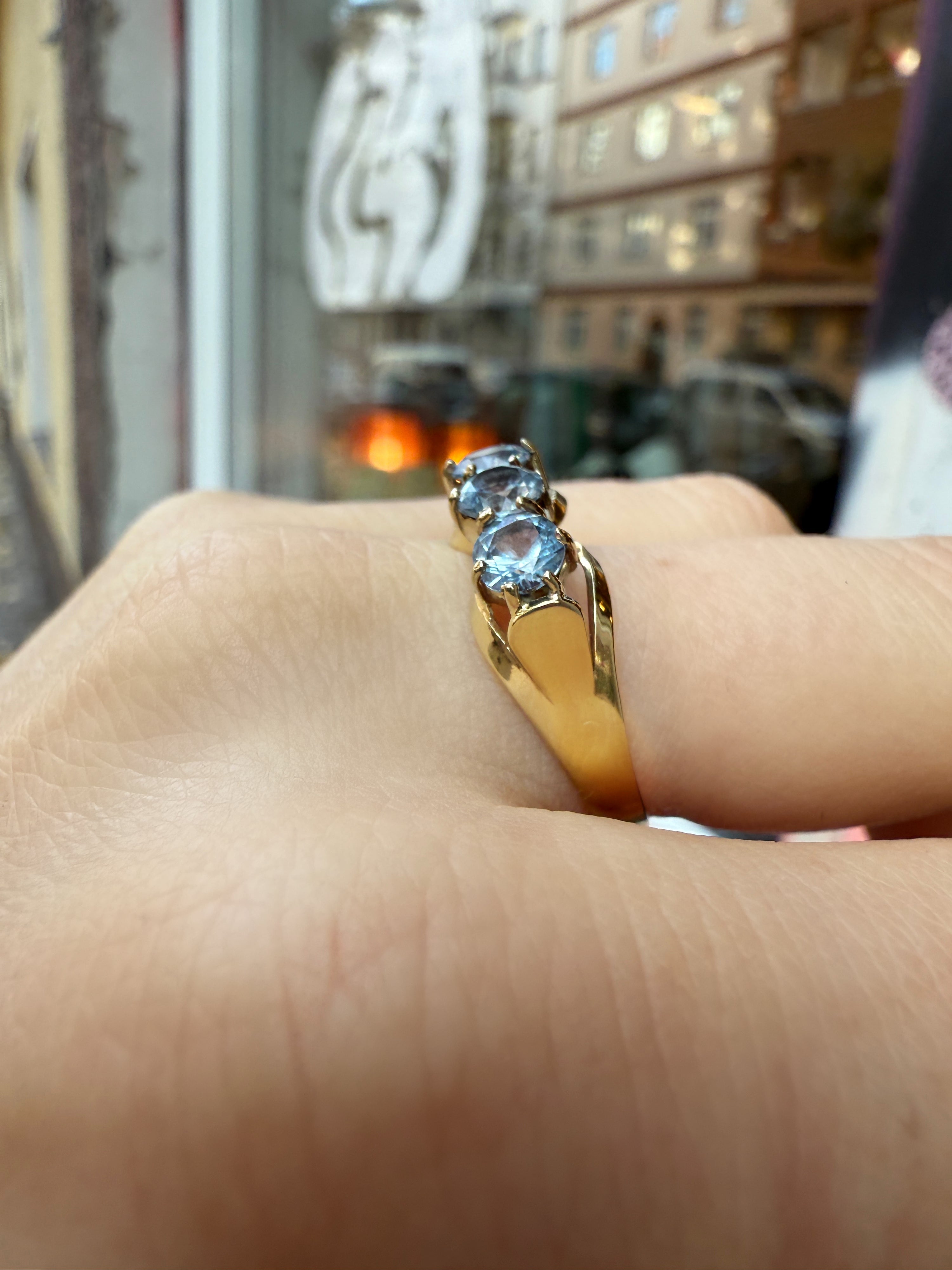 #269 8k Ring mit Aquamarinen - RG 60