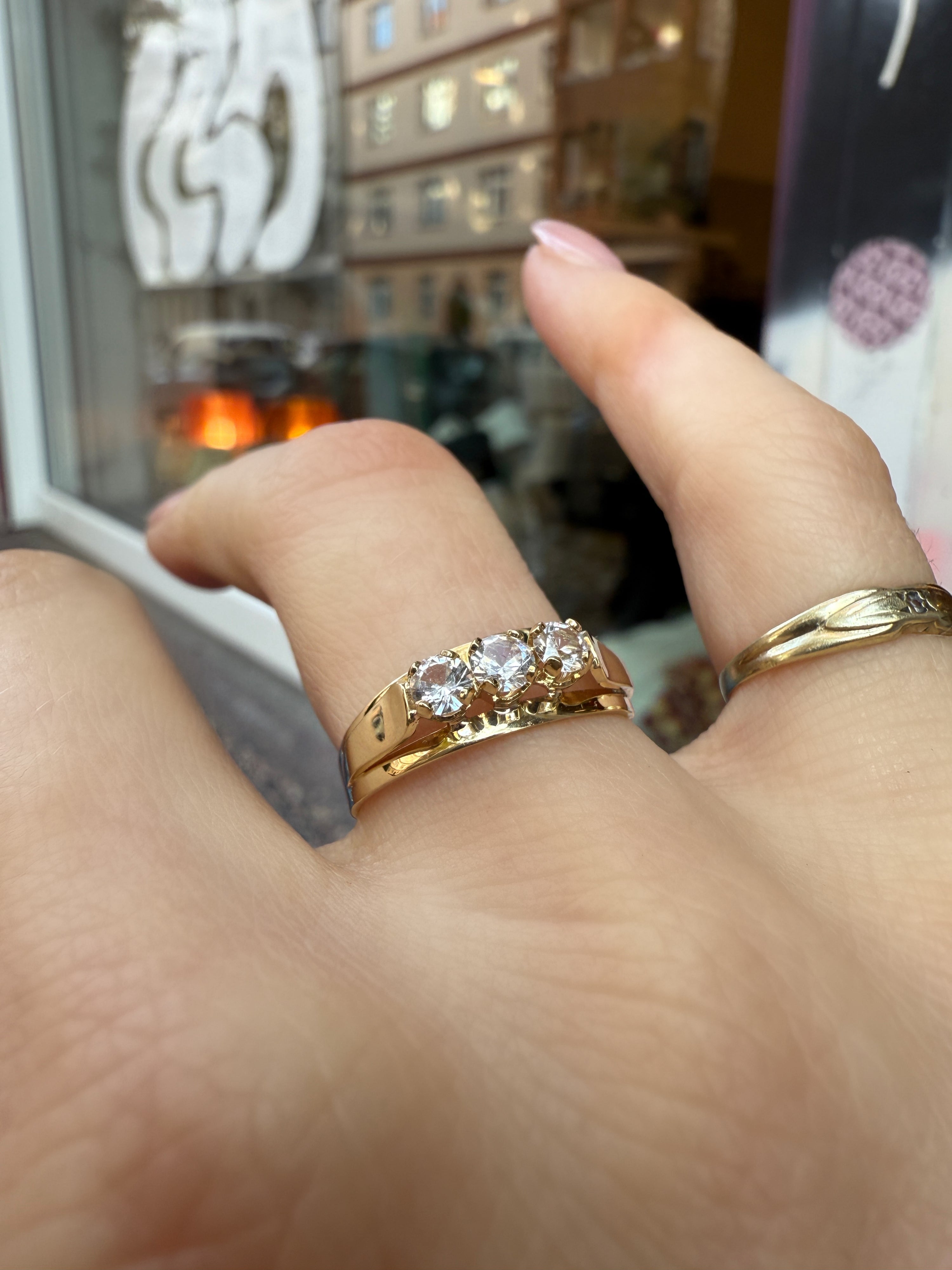#270 8k Ring mit Zirkonen - RG 54