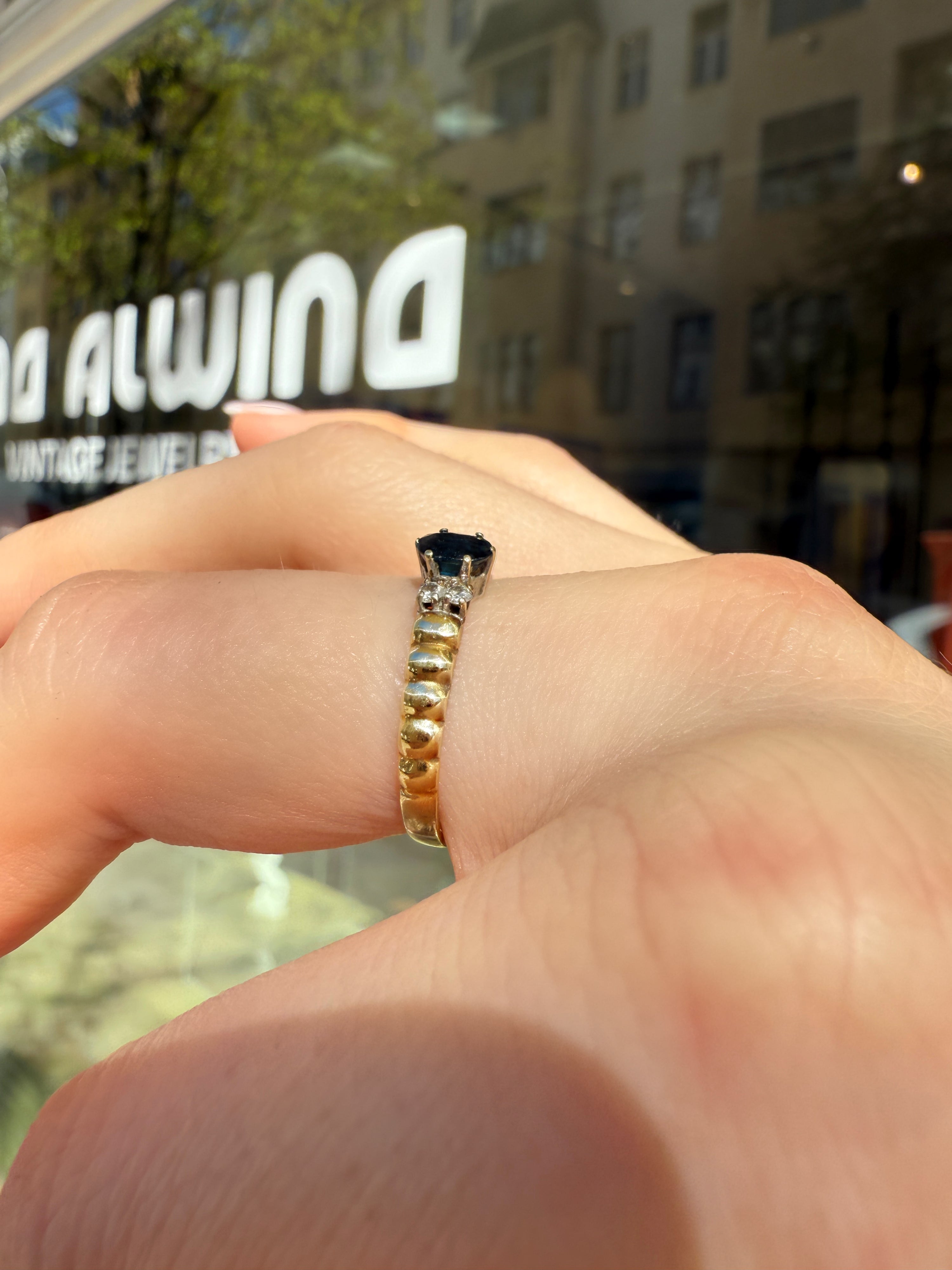 #875 14k Ring mit Saphir & 4 Diamanten -RG 56
