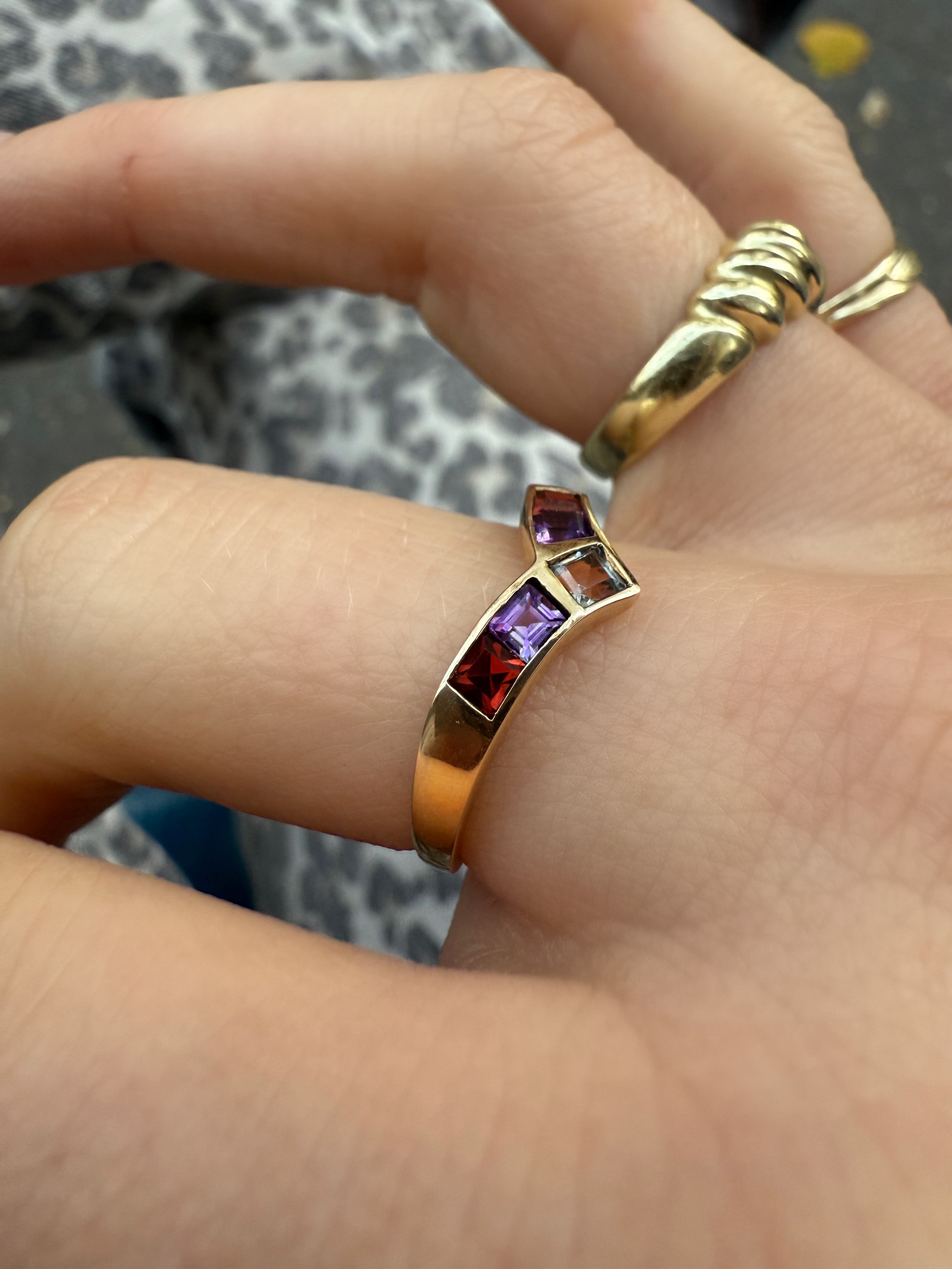 #169 8k Ring mit bunten Steinen - RG 57