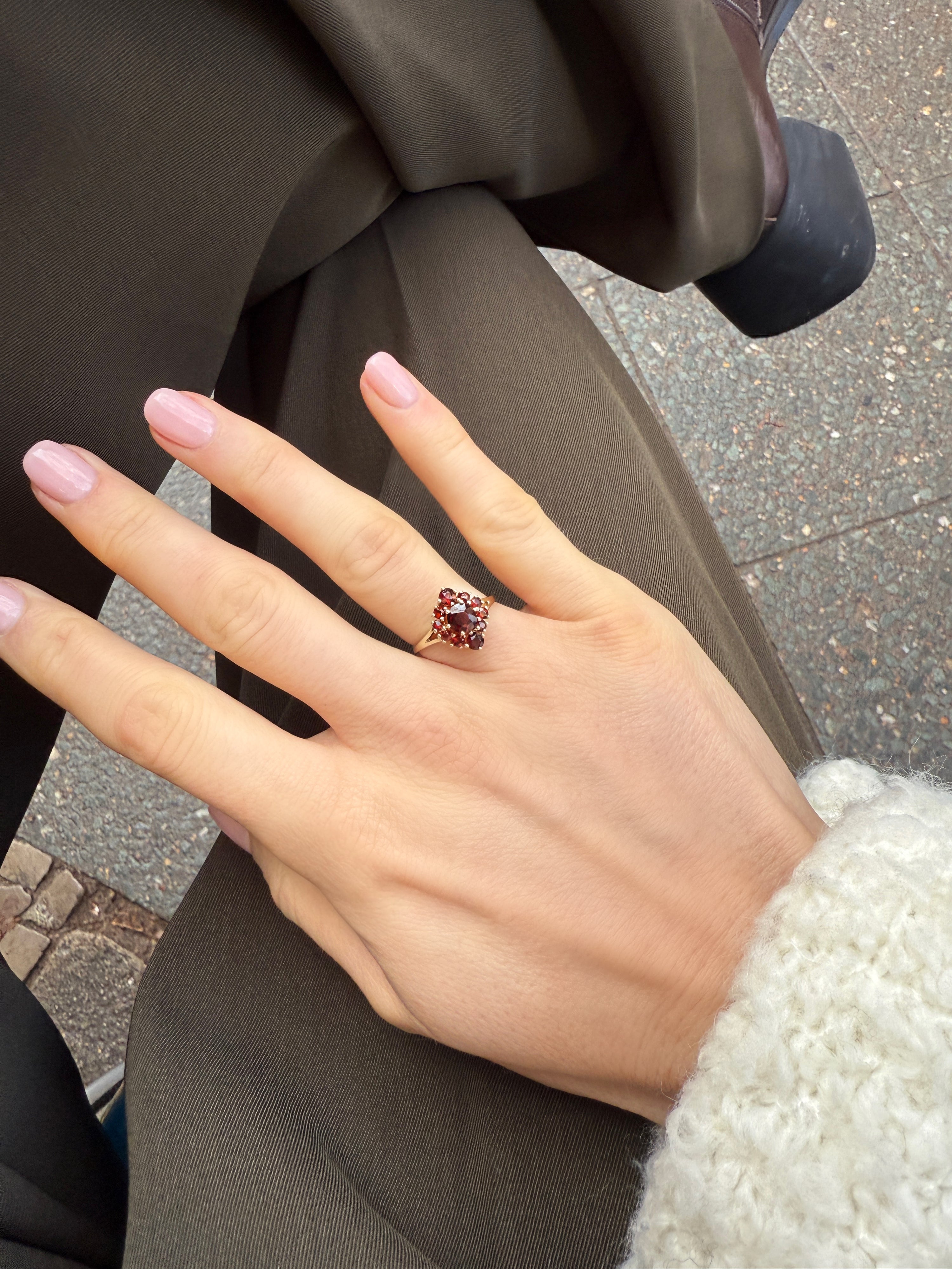 #353 8k Ring mit Granat - RG 54