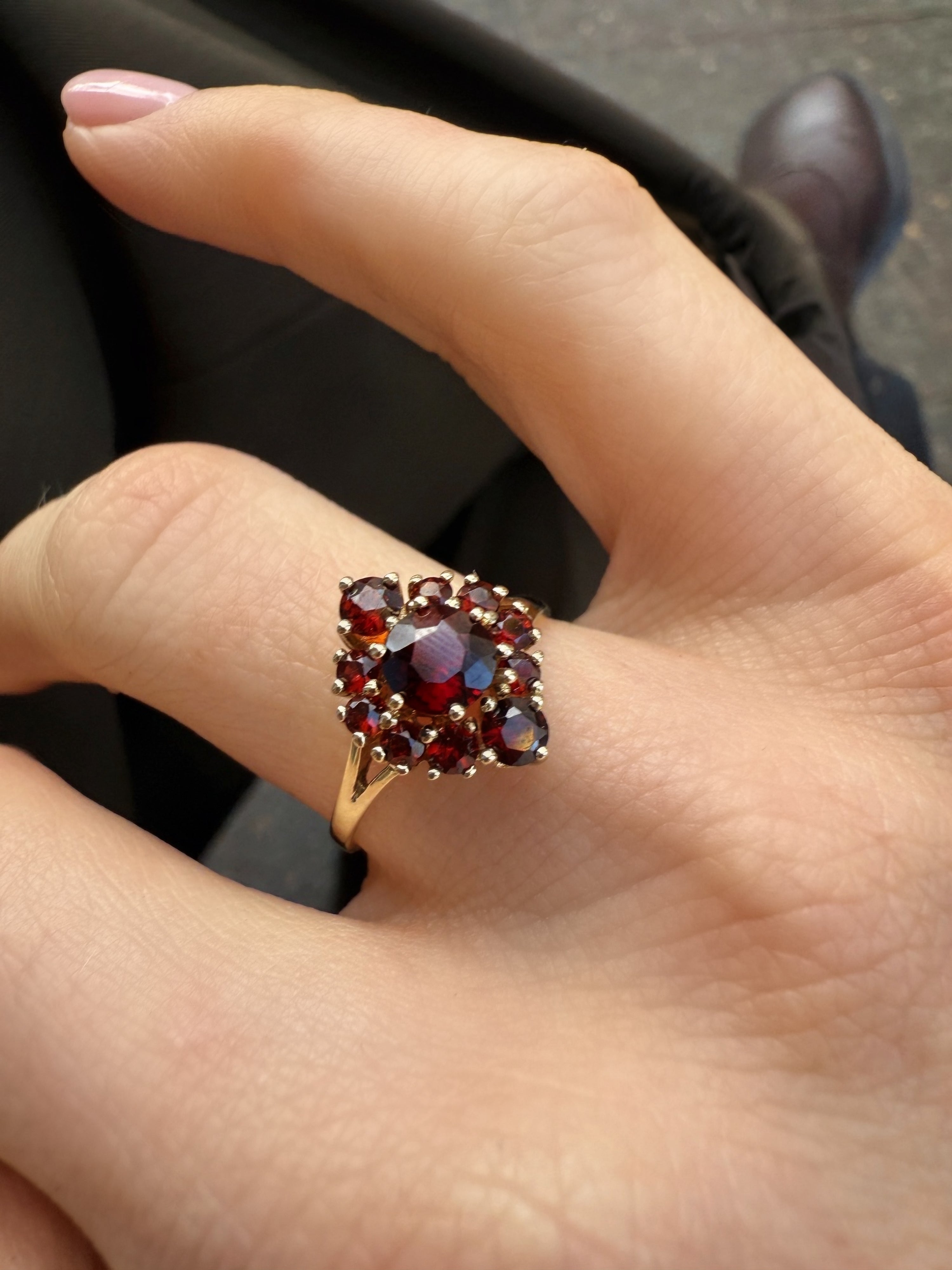 #353 8k Ring mit Granat - RG 54