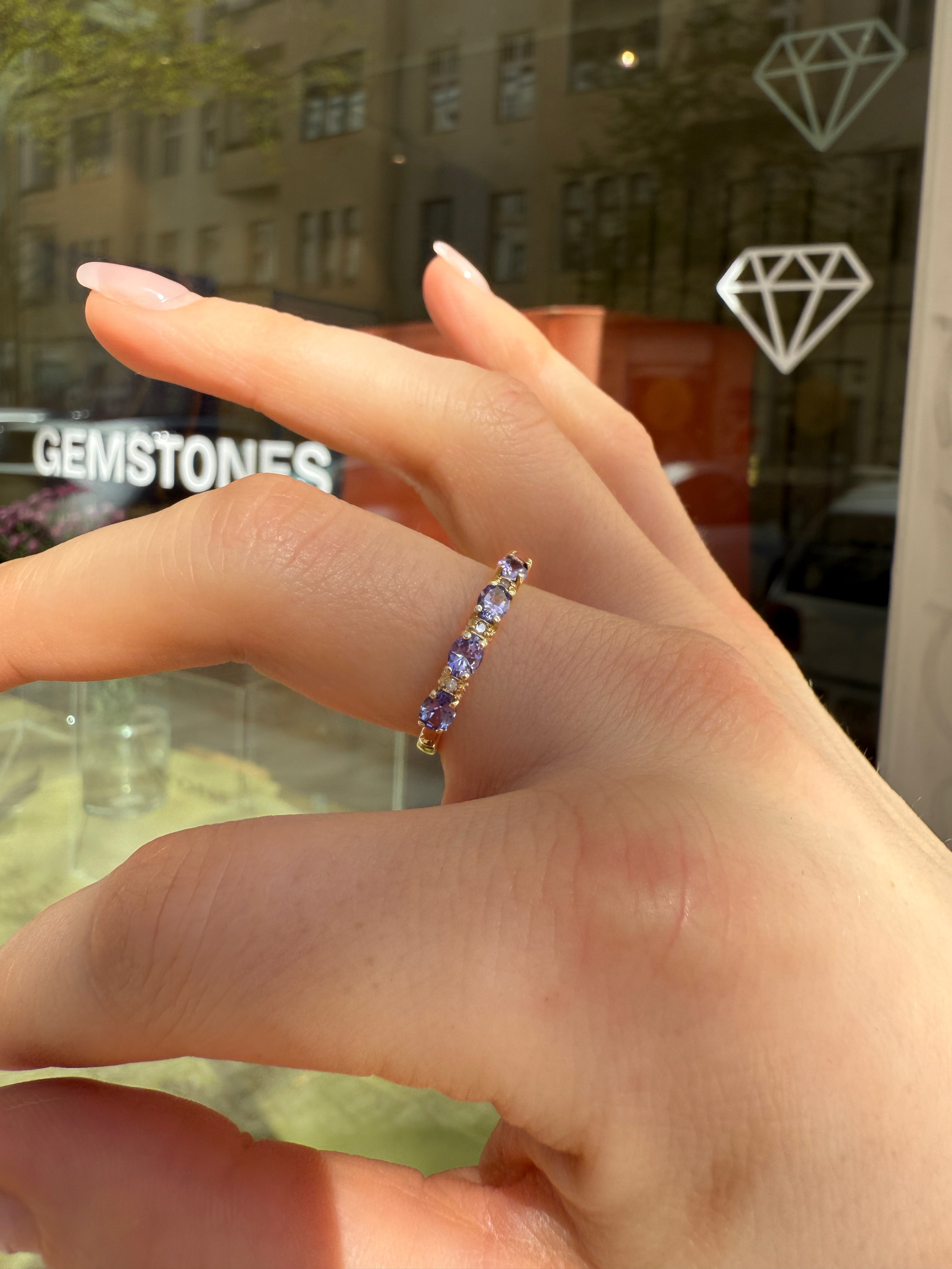 #873 8k Ring mit Tansanit & Diamanten - RG 58