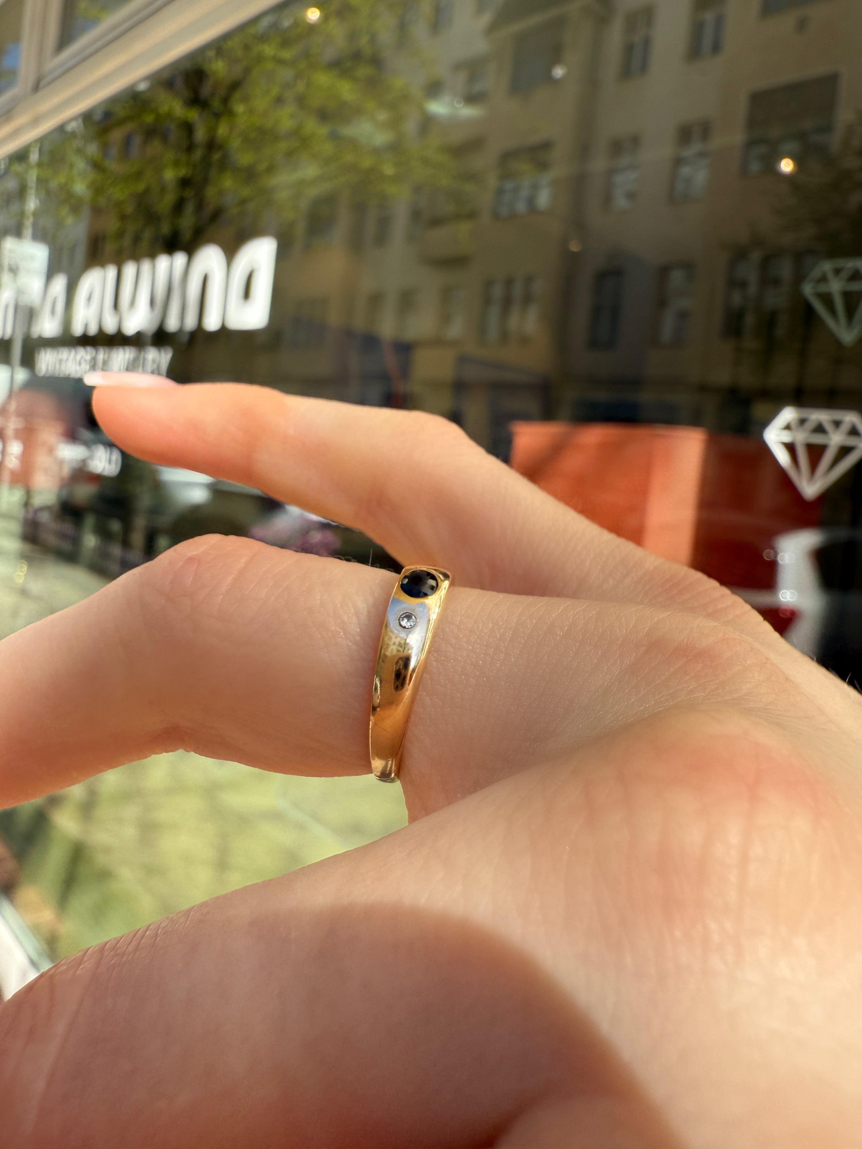 #860 Massiver 14k Ring mit Saphir & 2 Diamanten - RG 52