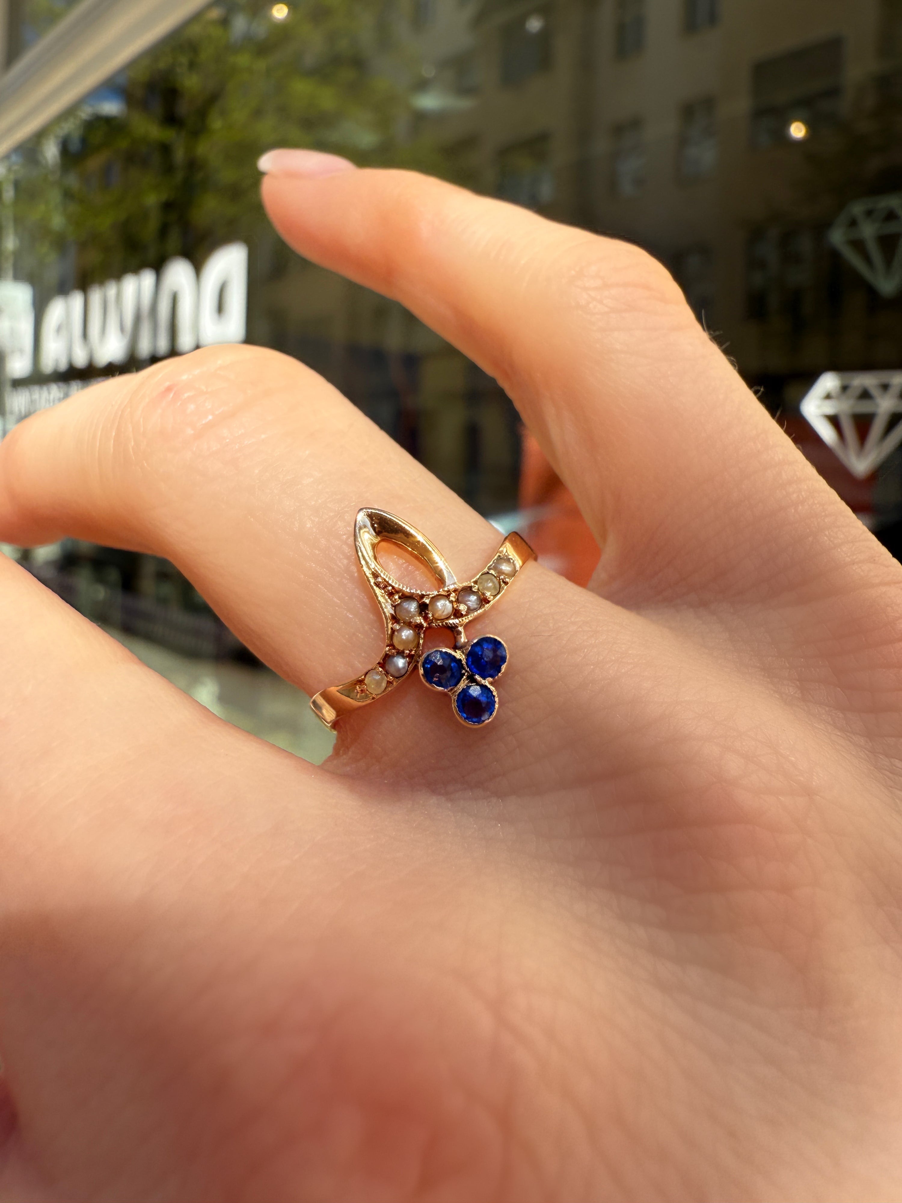#879 Massiver 14k Ring mit Perlen & Saphiren - RG 53