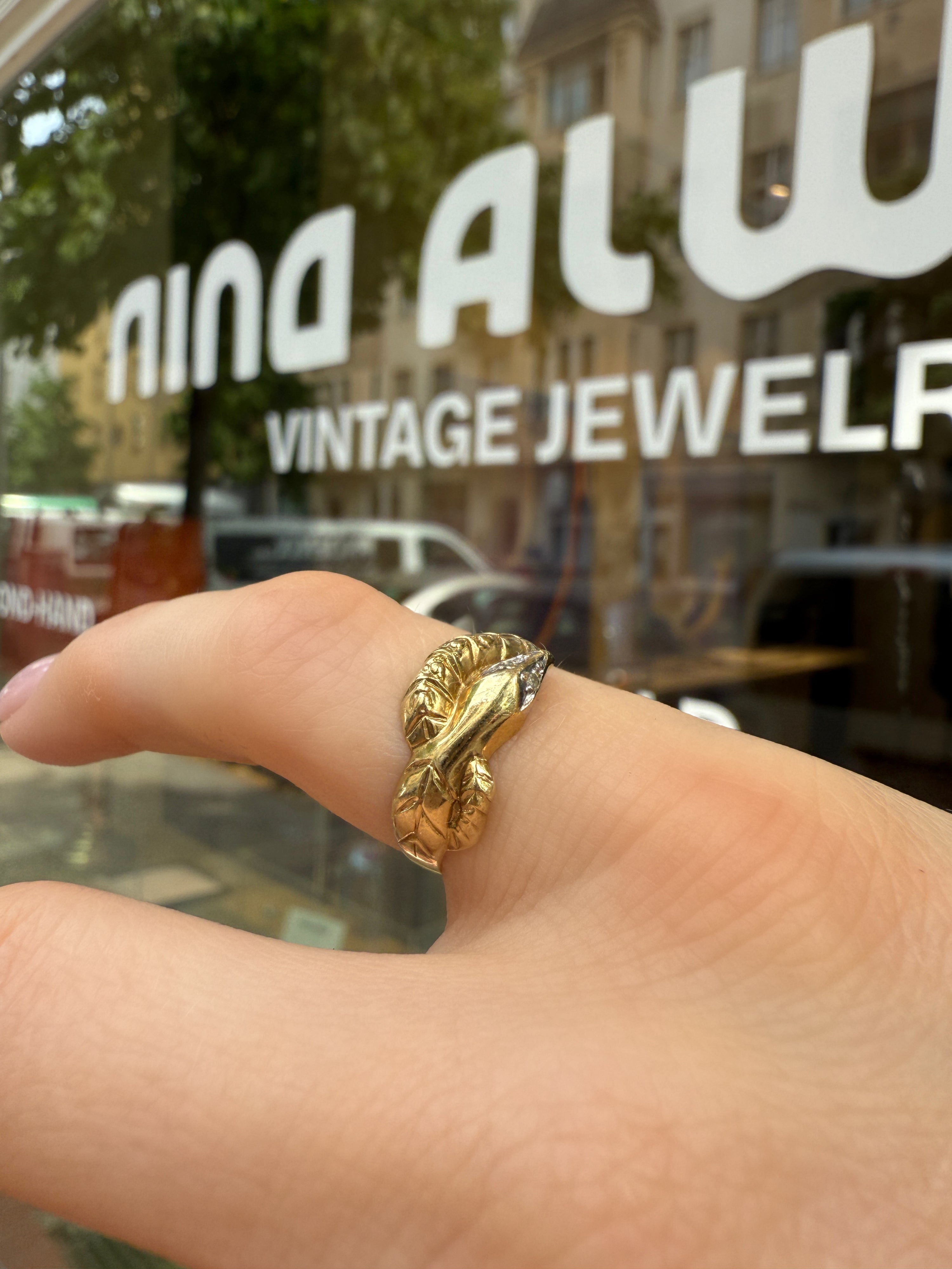 #1072 8k Snake Ring mit Diamanten - RG 50