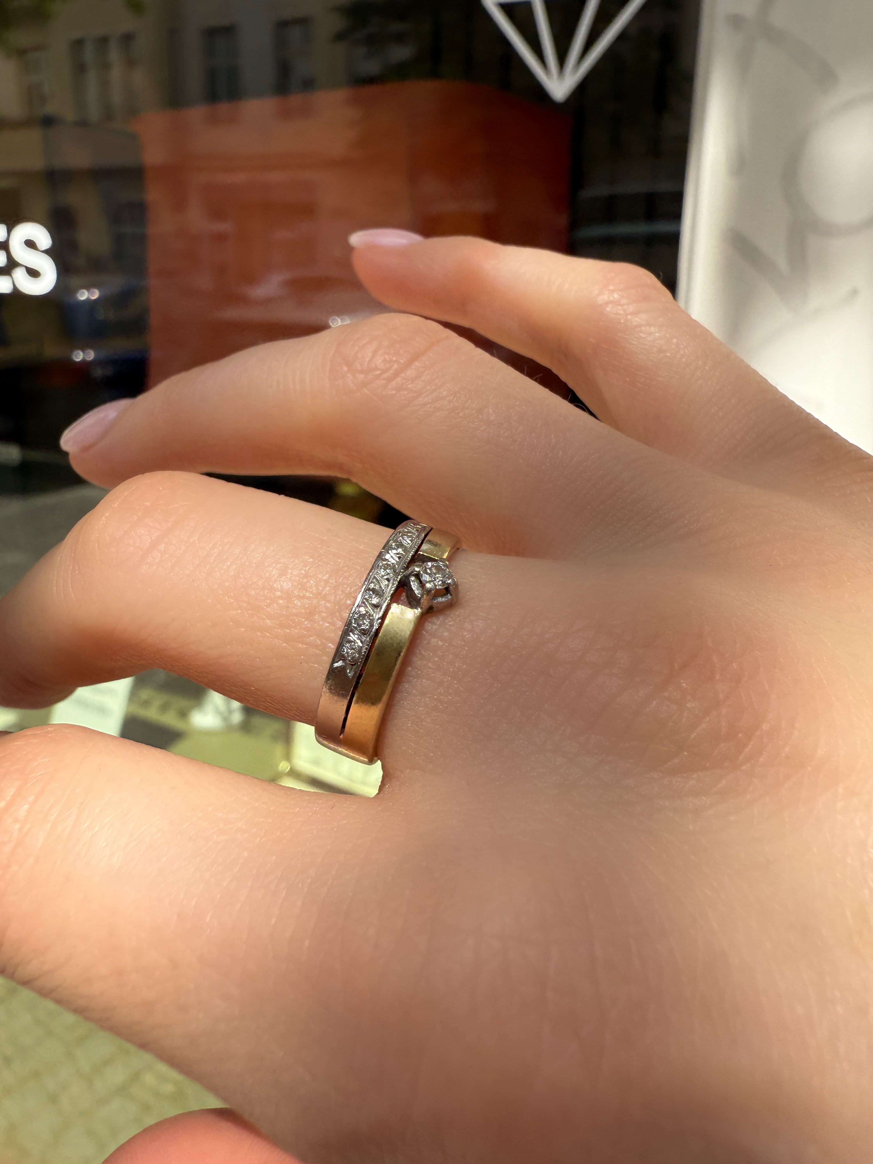 #1073 Sehr massiver 14k Ring mit 8 Diamanten - RG 57