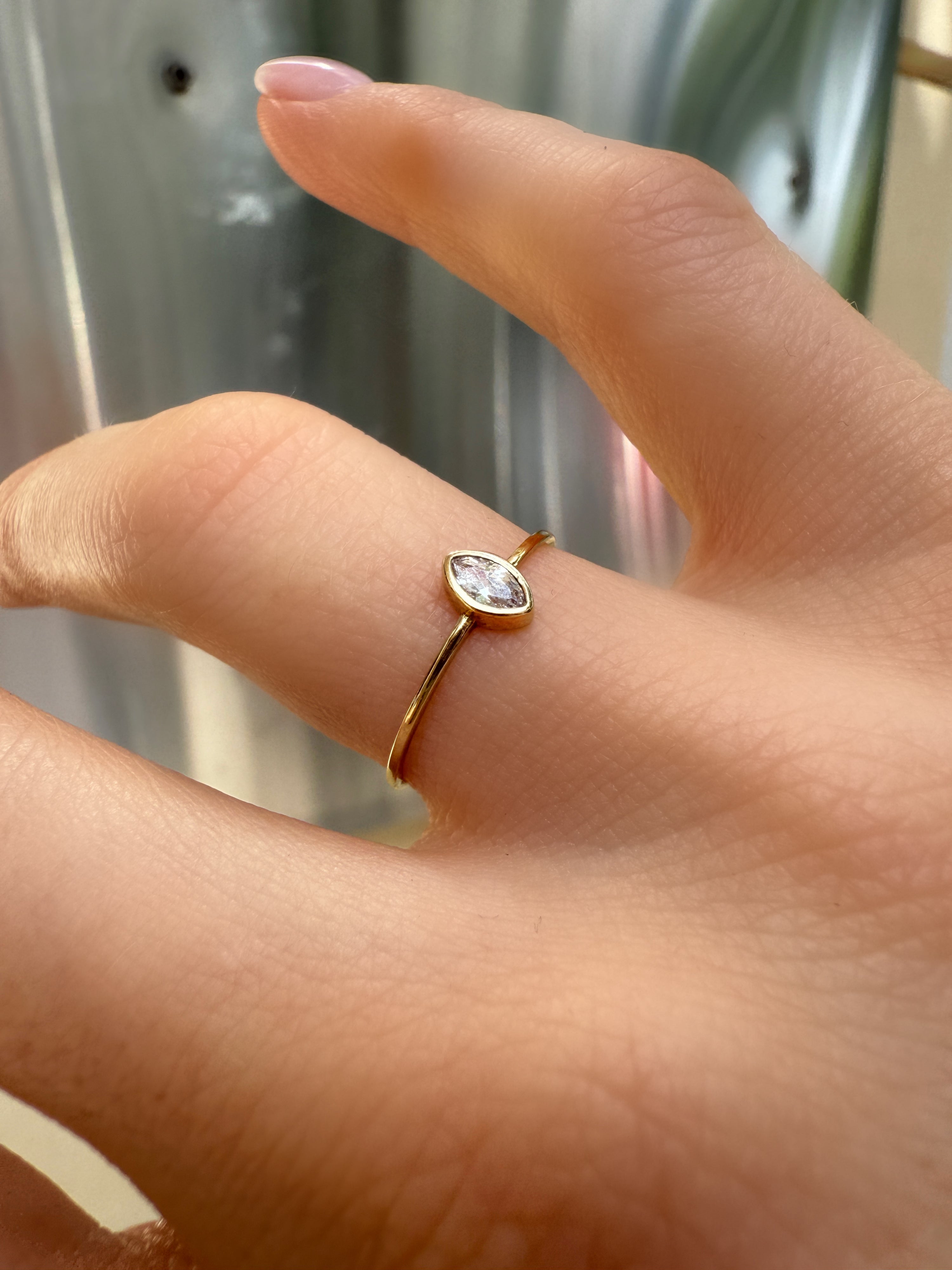 #145 9k Ring with Zircon - Ring Size 52