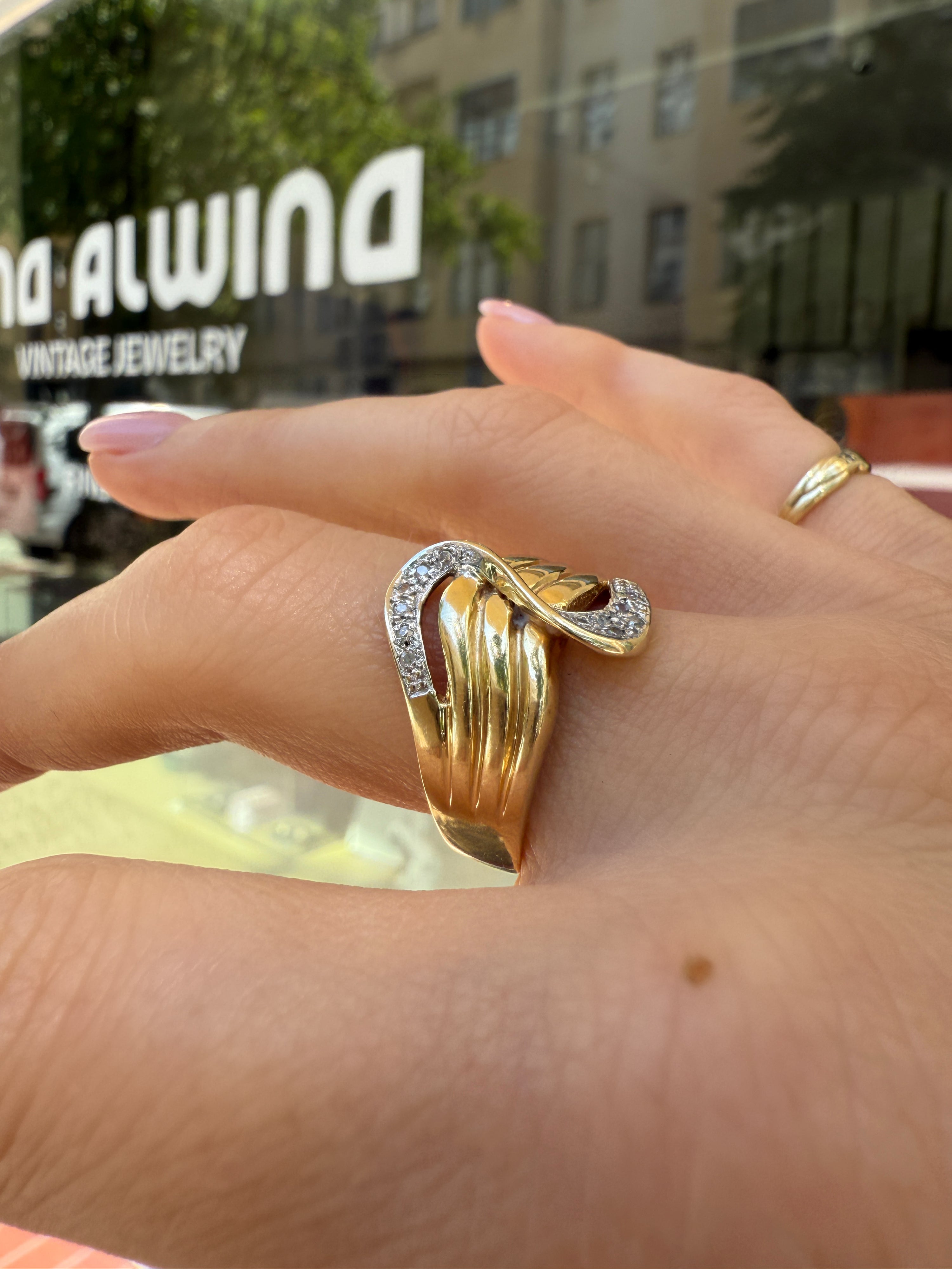 #1161 14k Ring mit 12 Diamanten - RG 62