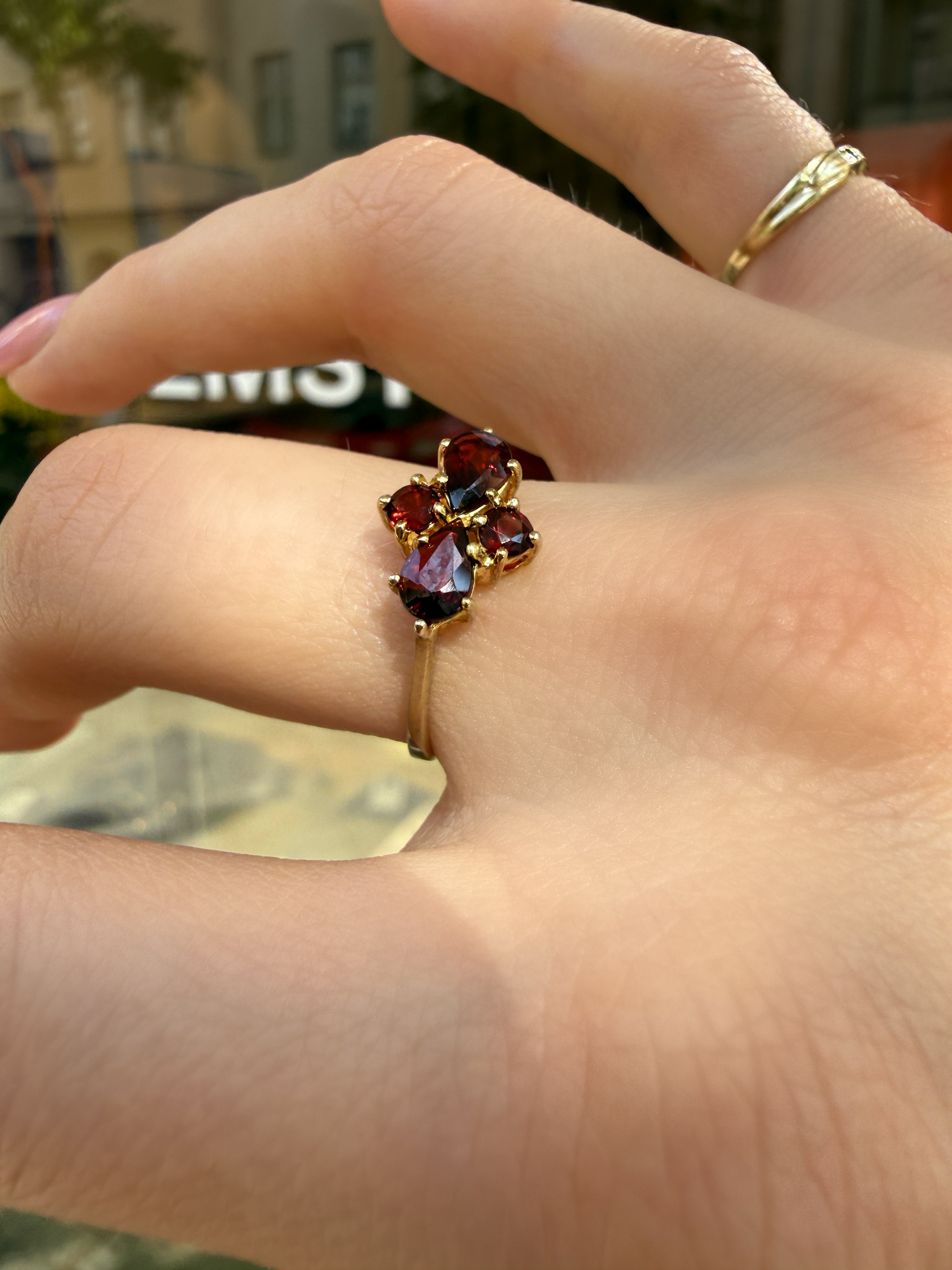 #1340 8k Ring mit Granat - RG 56