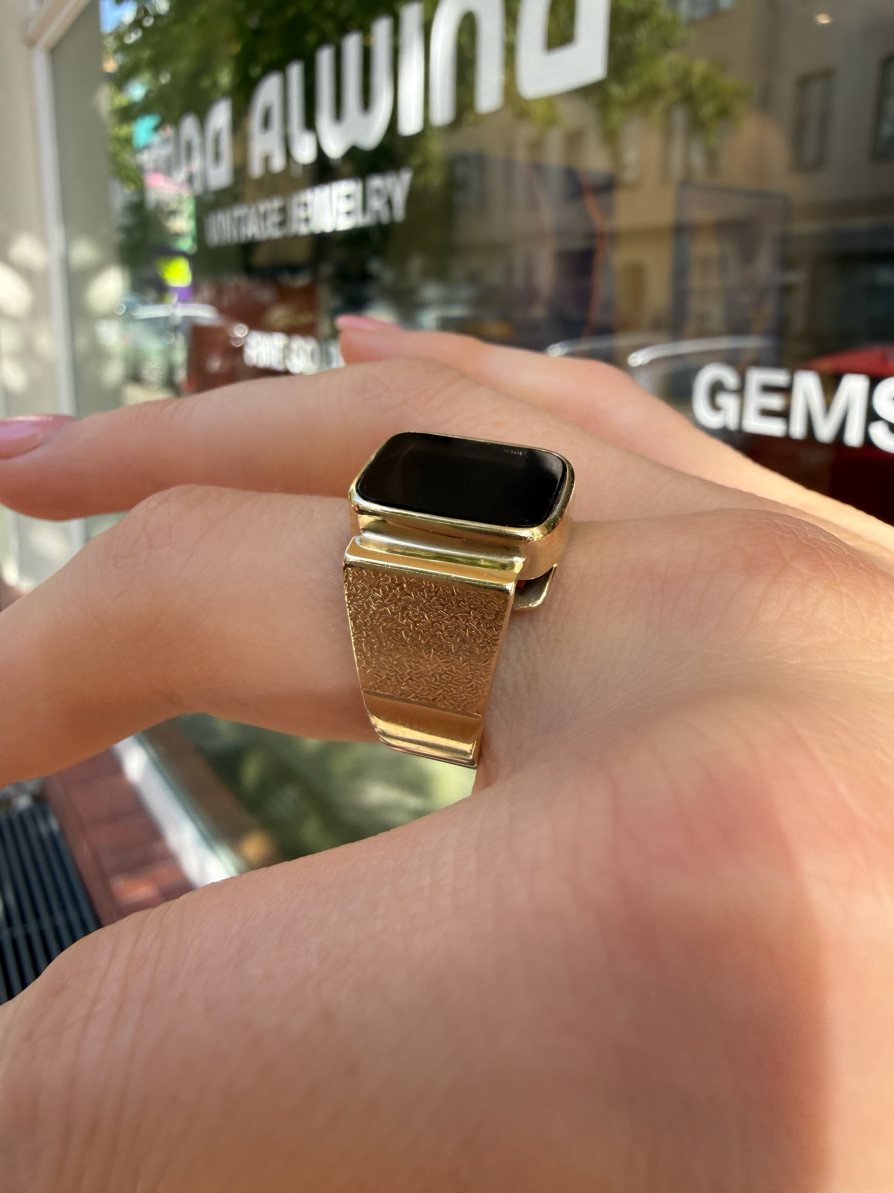 #1325 Massiver 8k Ring mit Onyx - RG 60