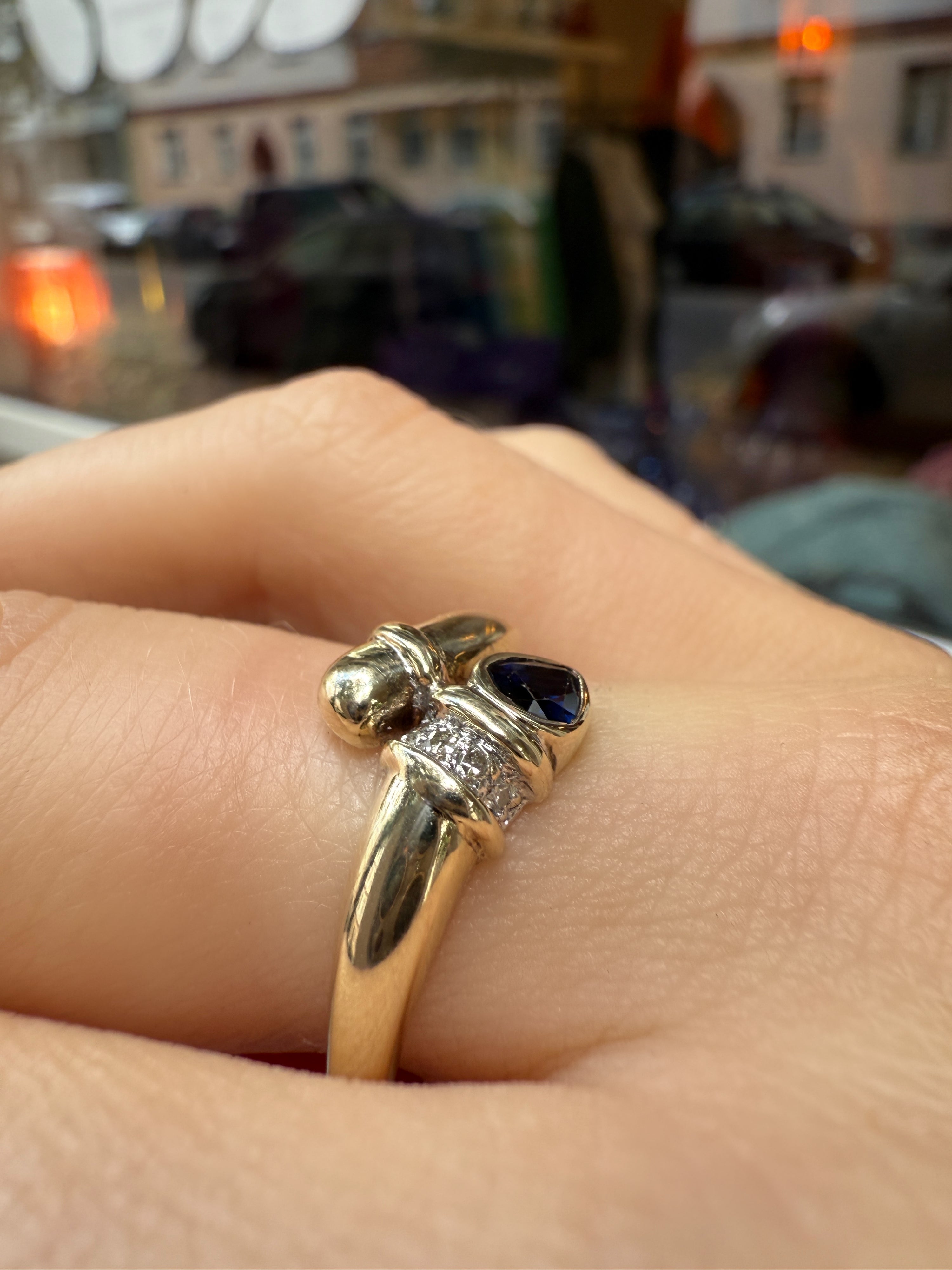 #168 8k Ring mit Saphir & Diamant - RG 60