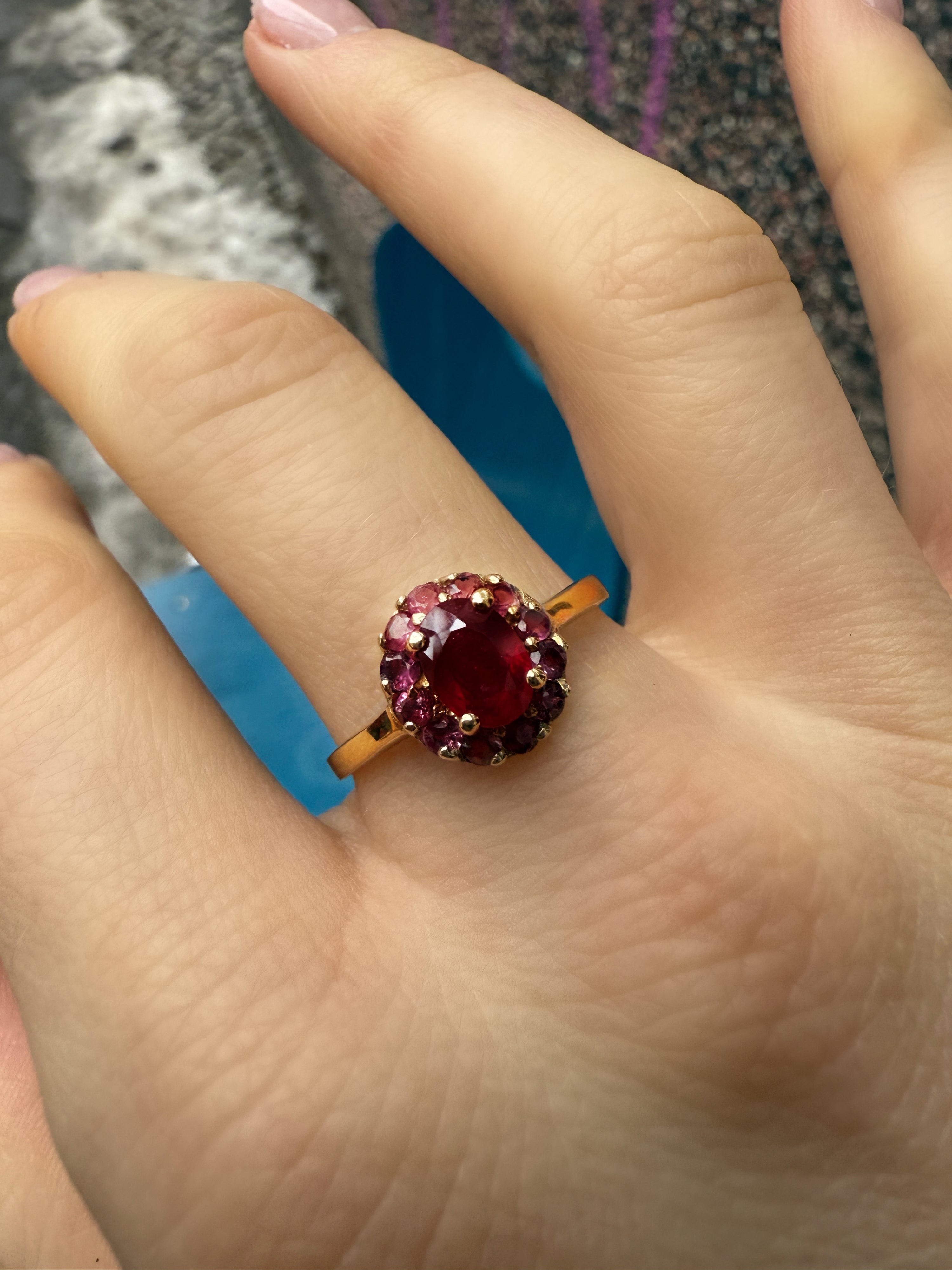 #607 9k Ring mit Rubinen - RG 60