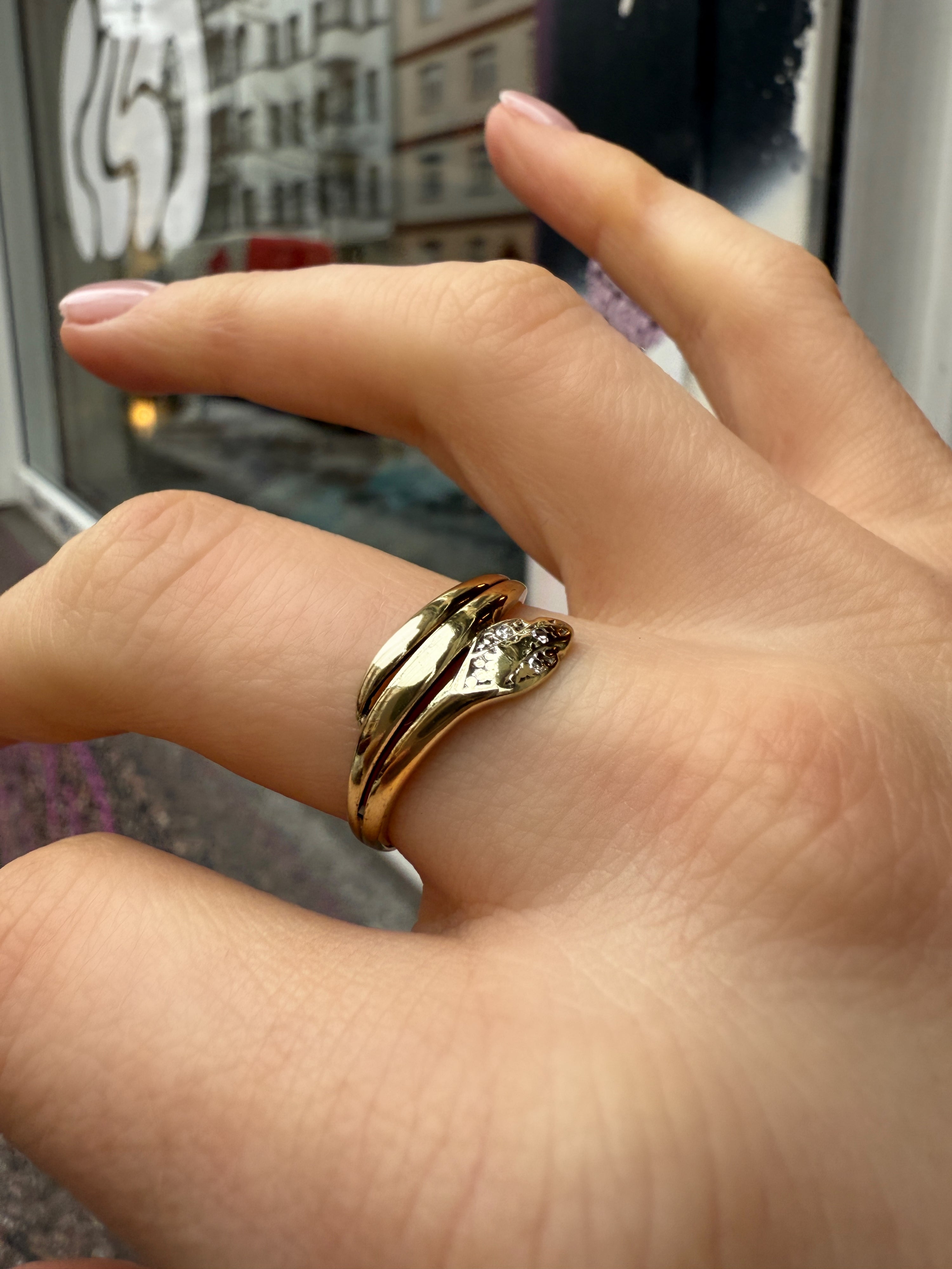 #612 8k Snake Ring mit 3 Diamanten - RG 56
