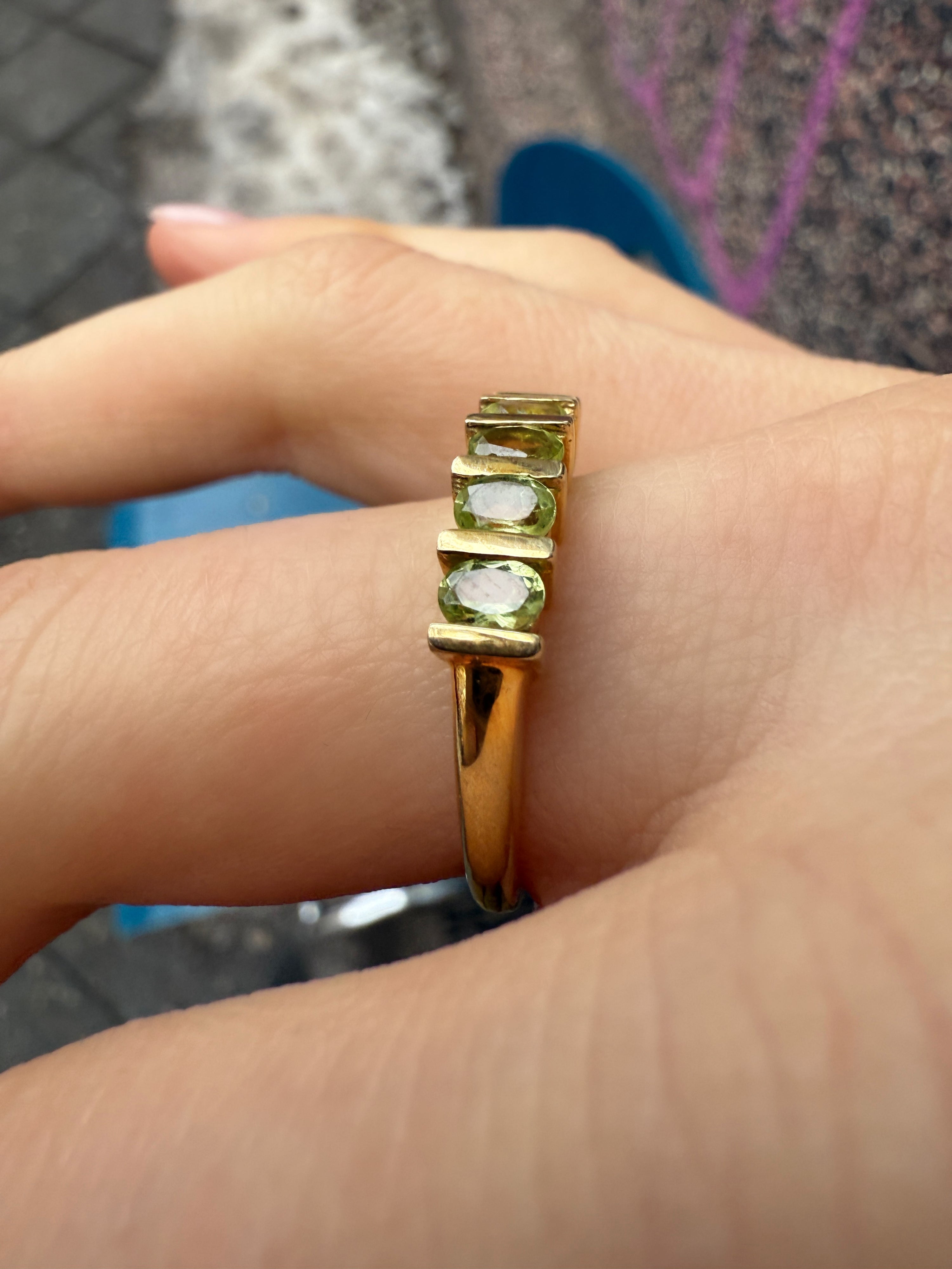 #613 9k Ring mit Peridot - RG 63