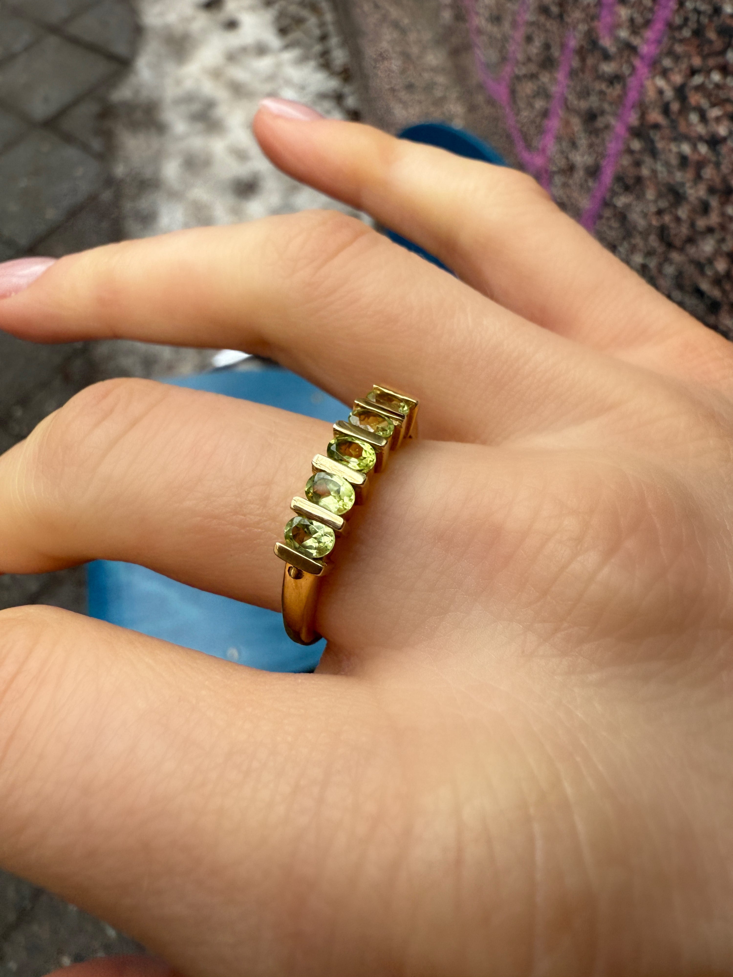 #613 9k Ring mit Peridot - RG 63