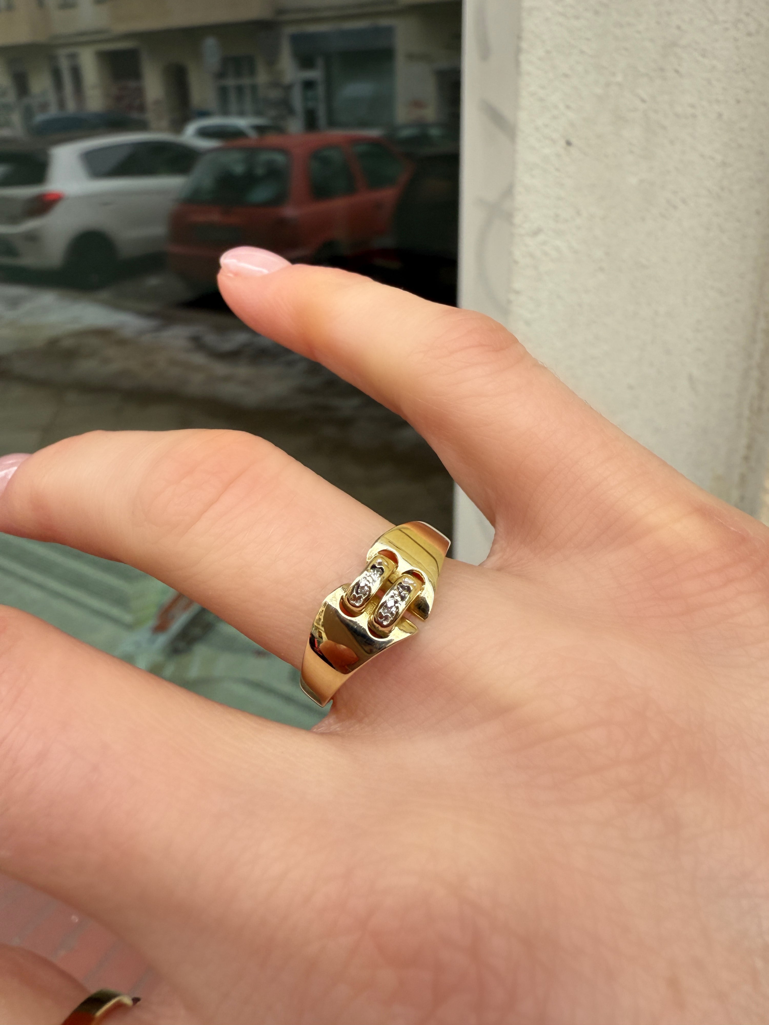 #622 Massiver 8k Ring mit 4 Diamanten - RG 52