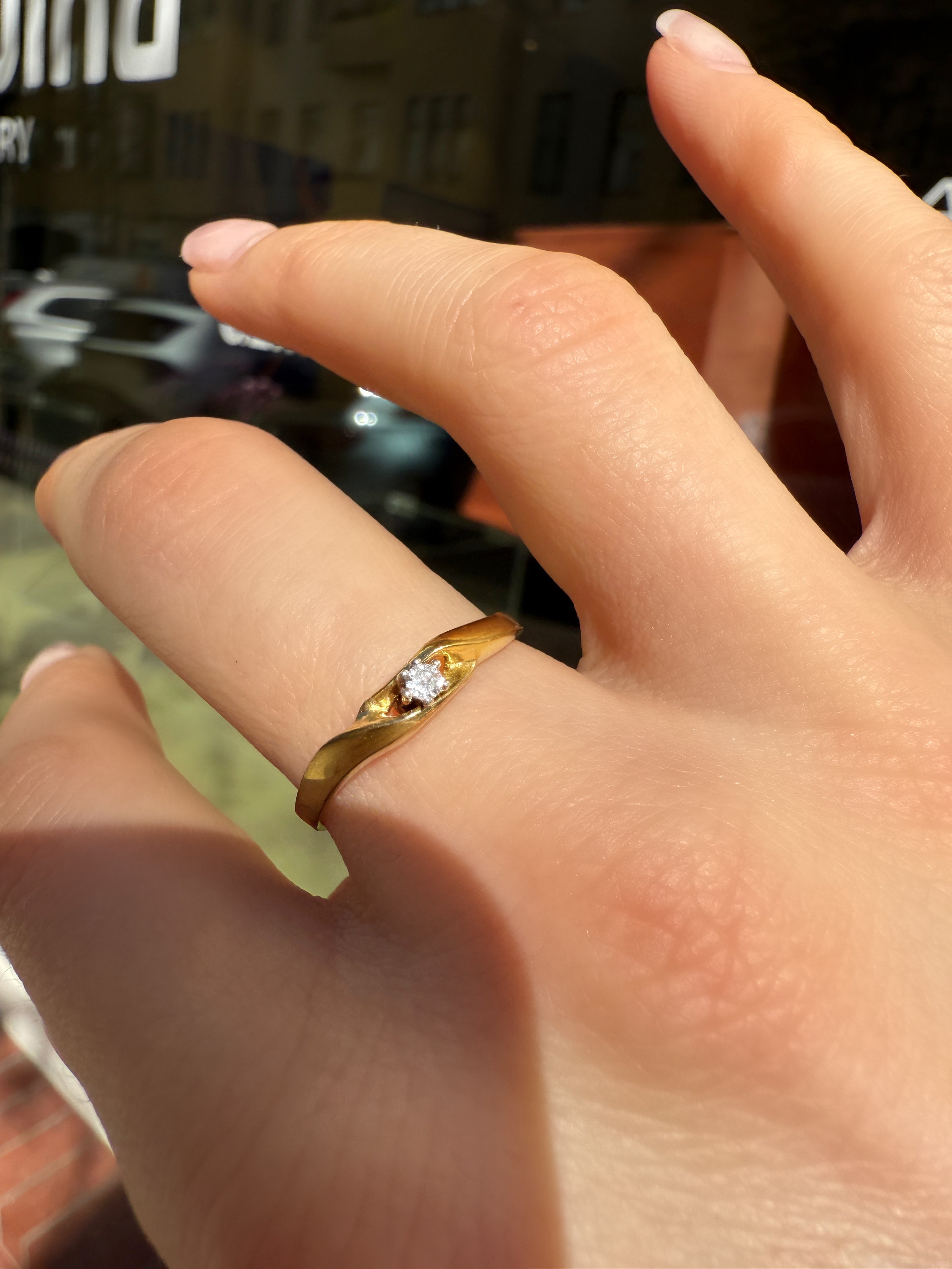 #887 Massiver 8k Ring mit Diamant - RG 58