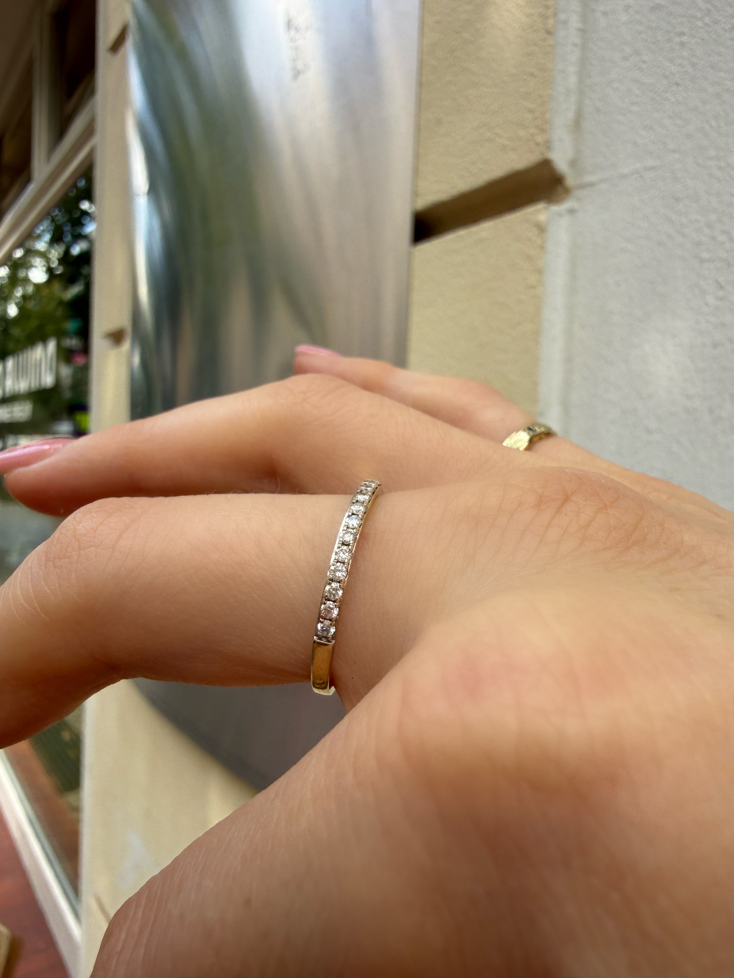 #1334 Massiver 9k Ring mit 17 Diamanten - RG 60