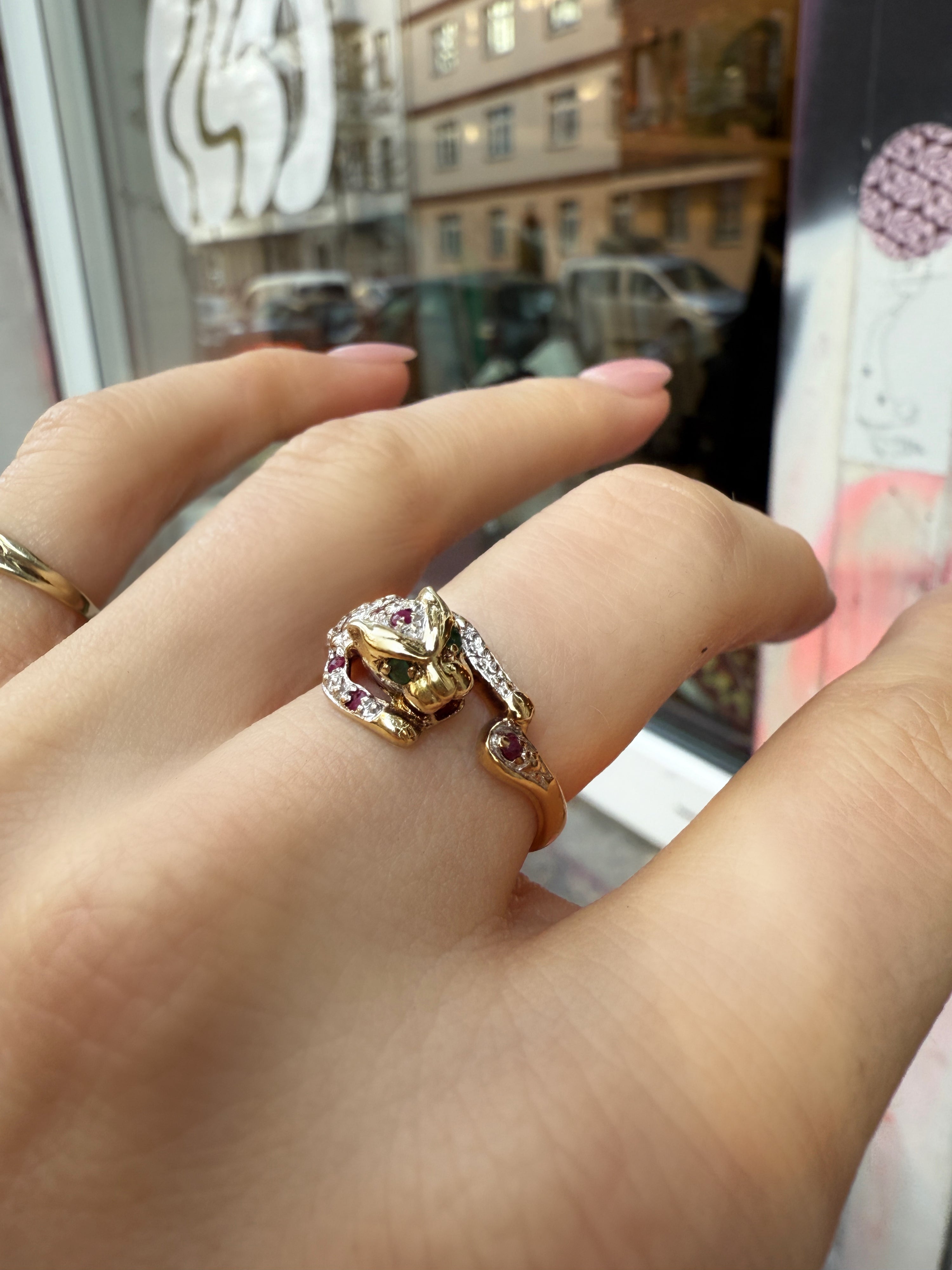 #324 8k Ring mit Rubinen & Smaradgen - RG 54