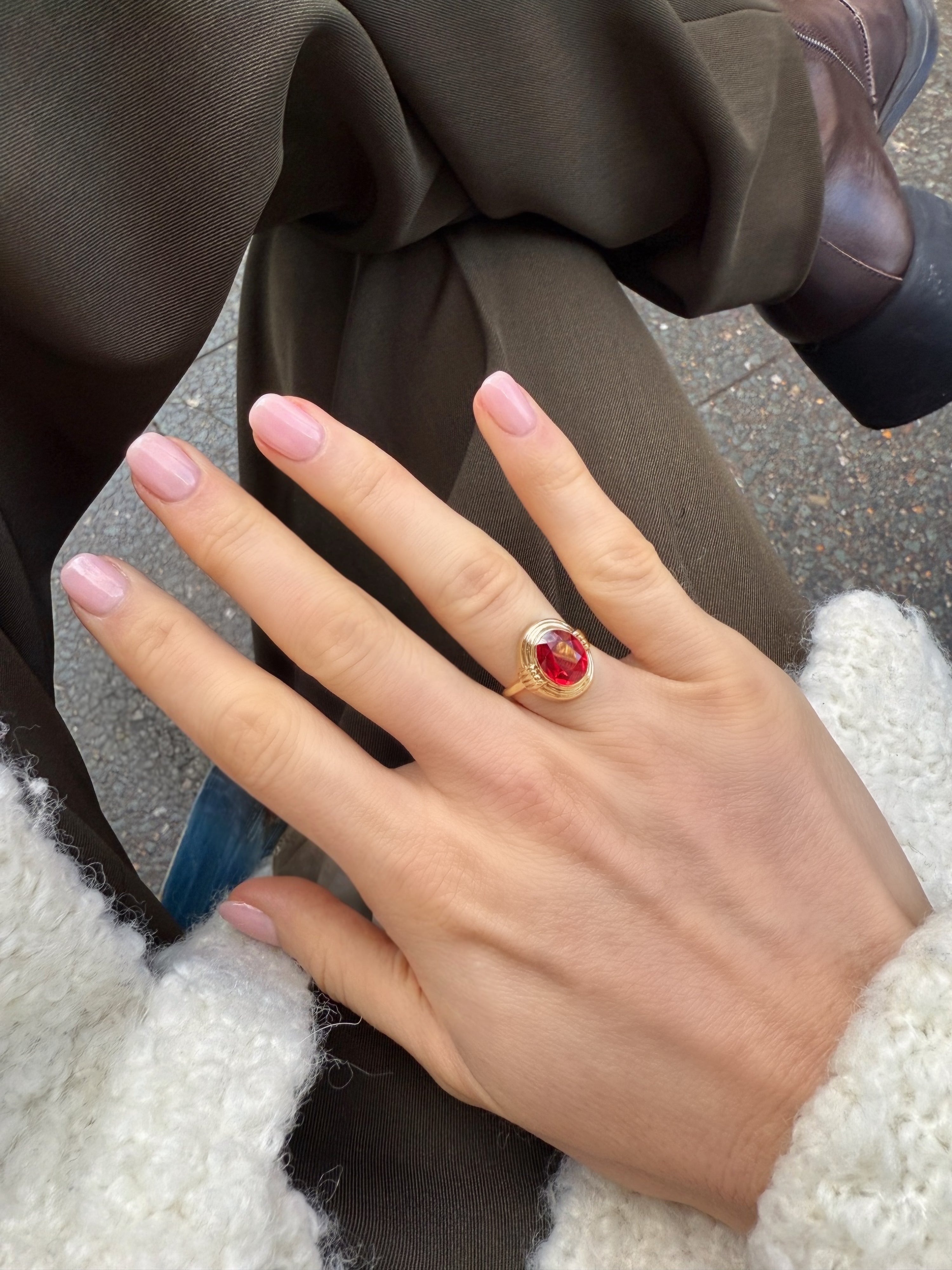 #393 8k Ring mit rotem Stein - RG 53