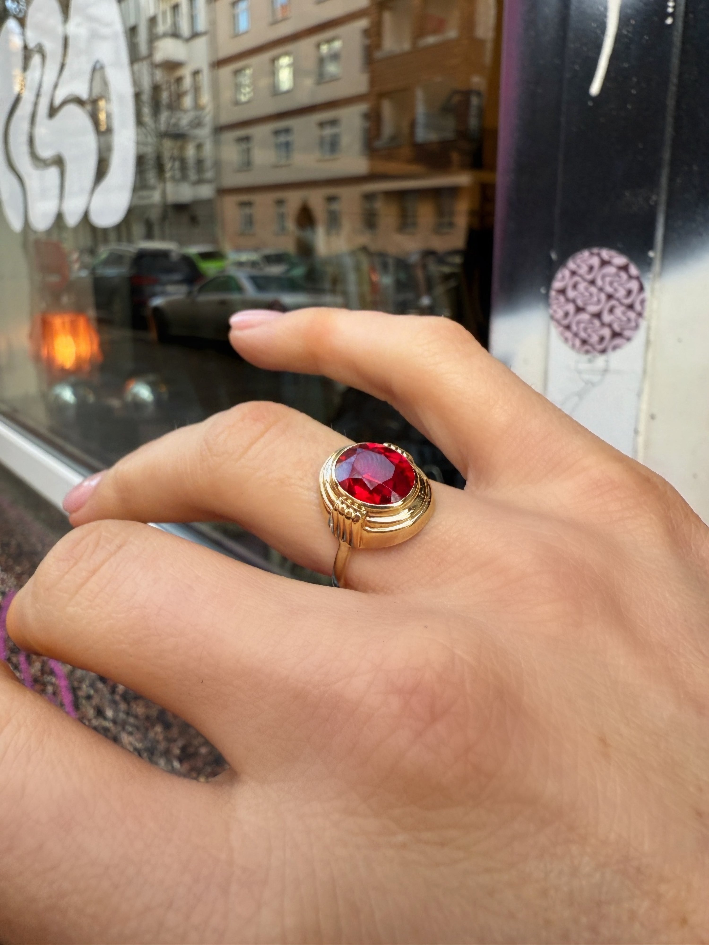 #393 8k Ring mit rotem Stein - RG 53