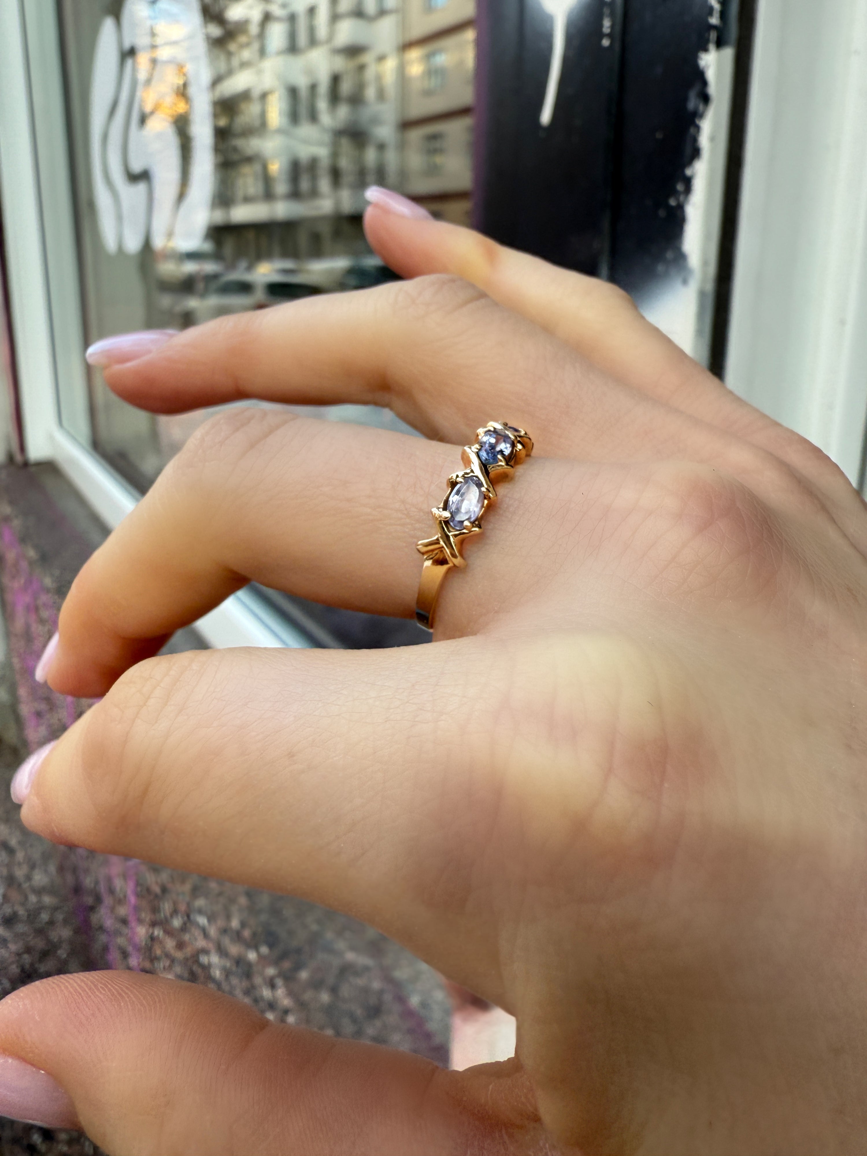 #530 9k Ring mit 3 Tansaniten - RG 60