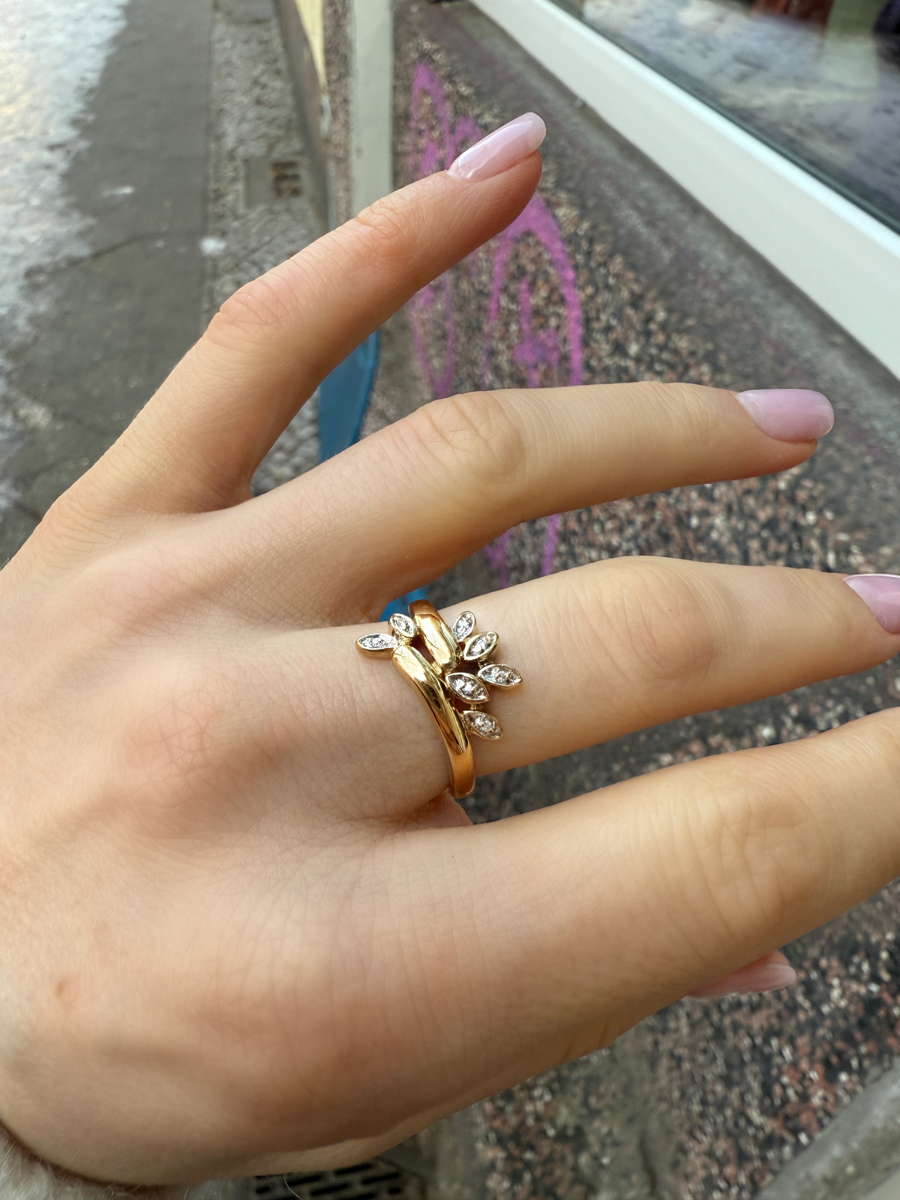 #541 8k Ring mit 7 Diamanten - RG 54