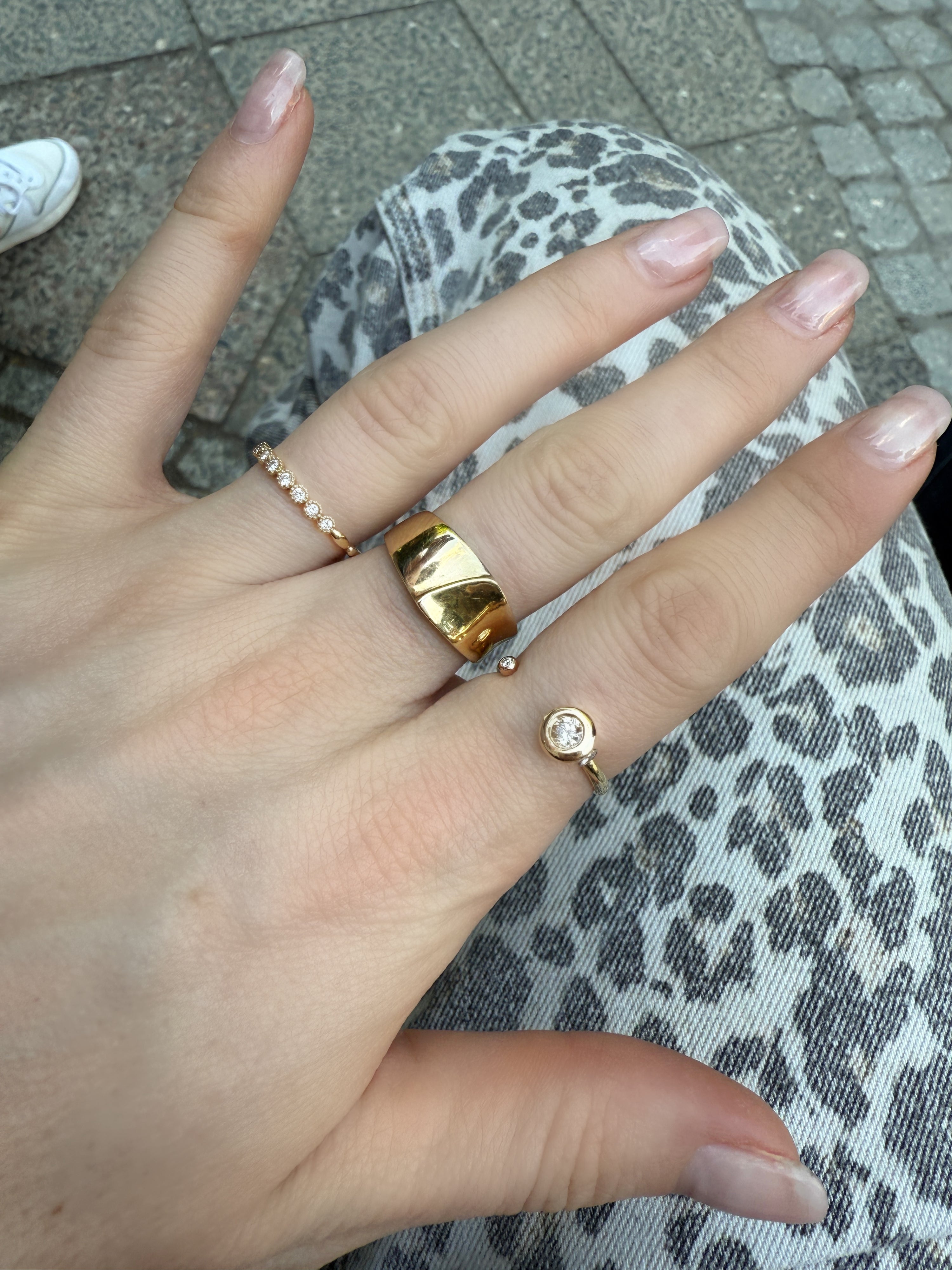 #987 14k Ring mit 3 Diamanten - RG 57