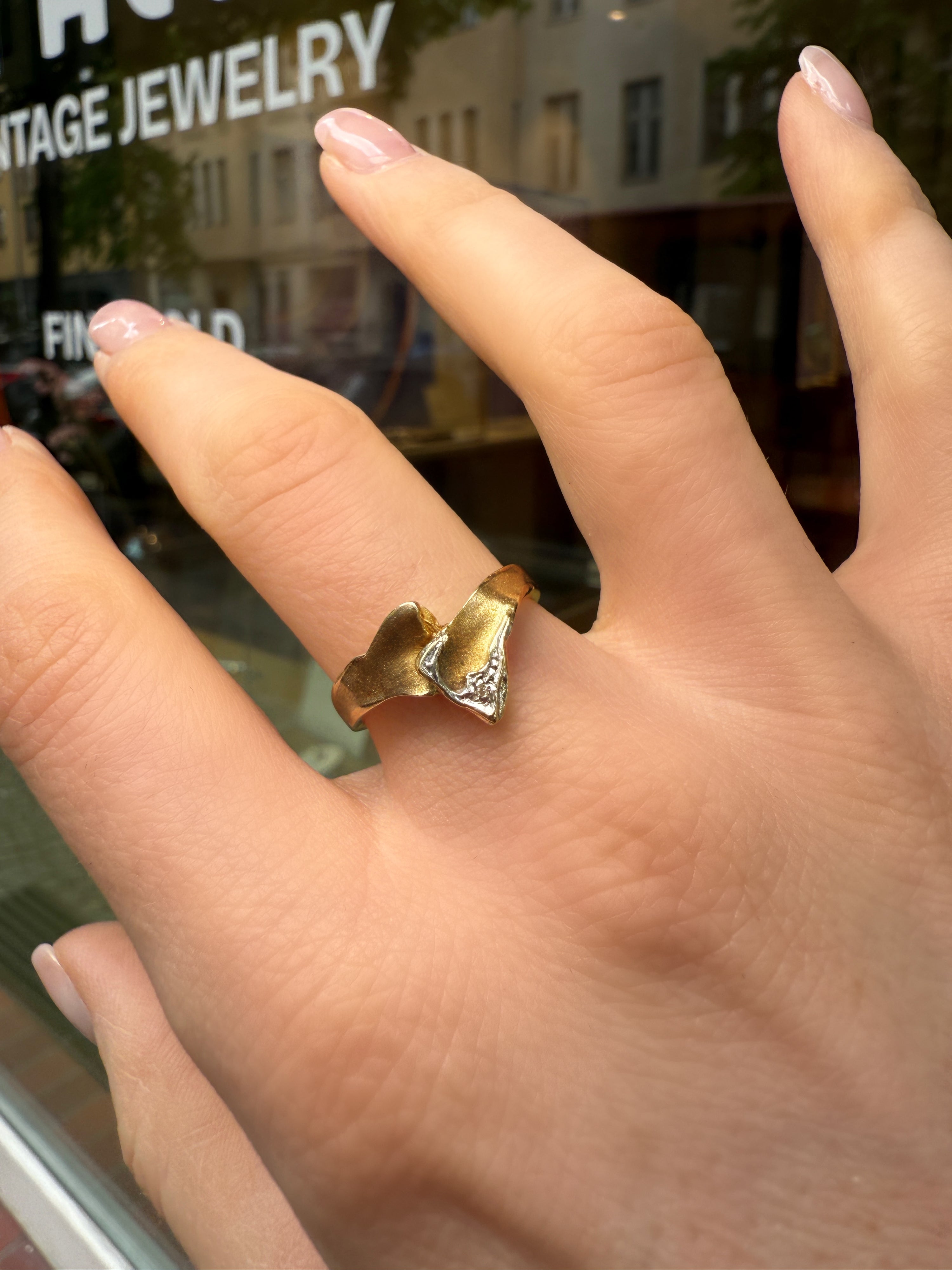 #971 Massiver 8k Ring mit Diamant - RG 56.5