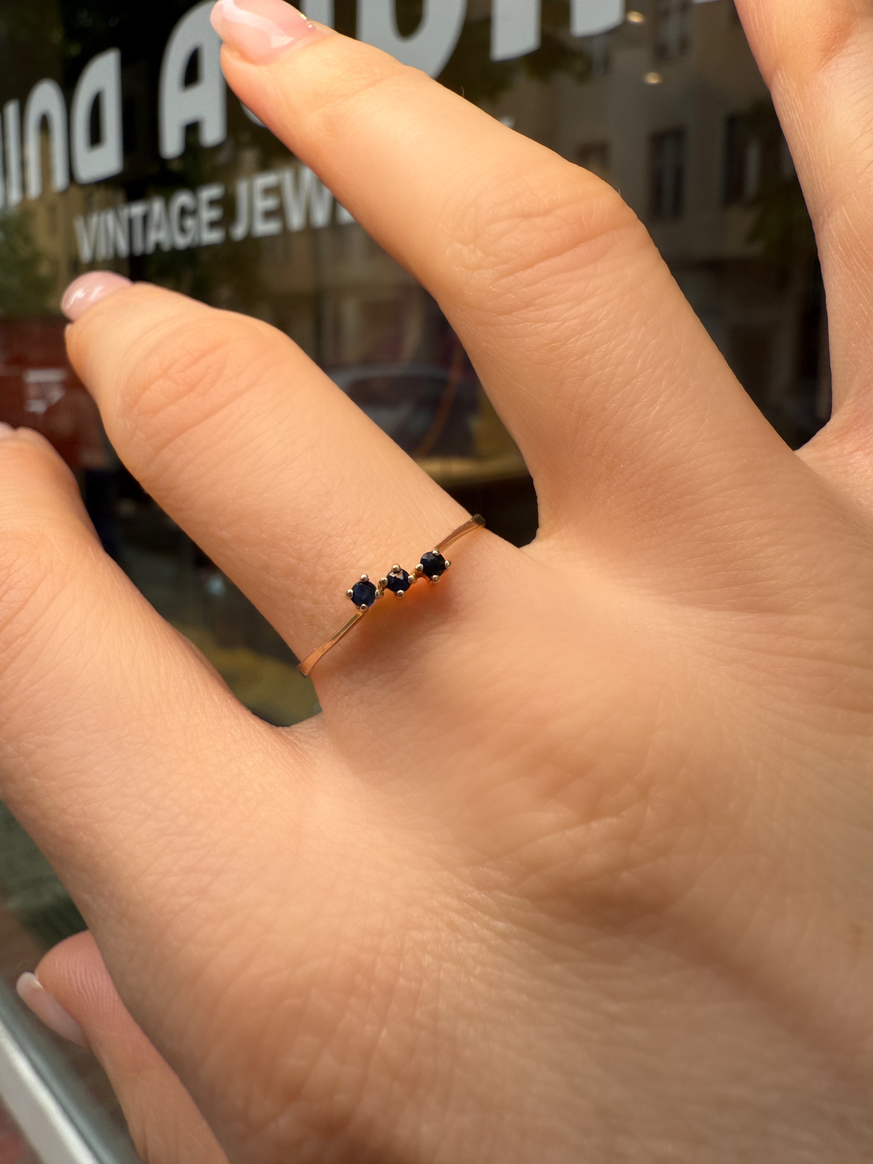 #967 8k Ring mit 3 Saphiren - RG 58