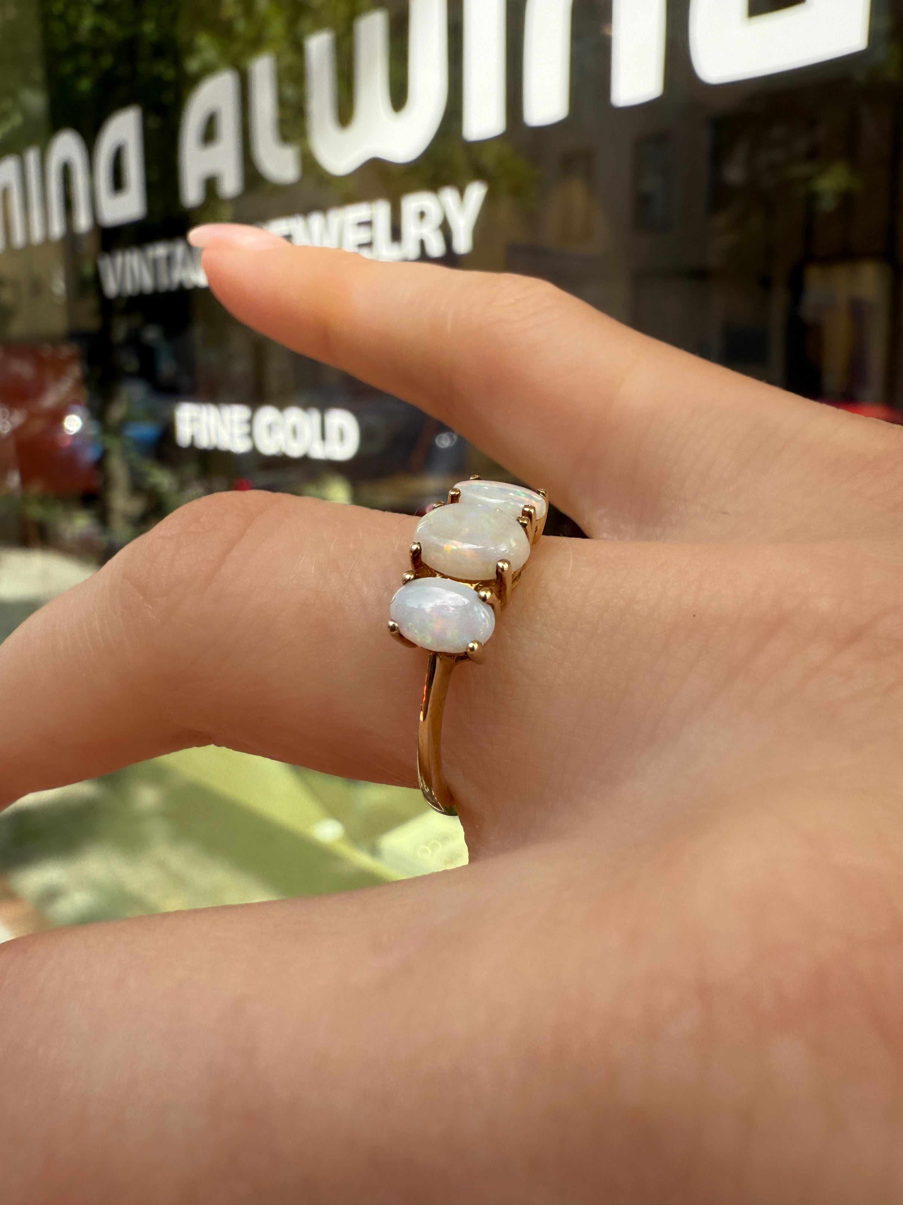 #1247 8k Ring mit 3 Opalen - RG 55