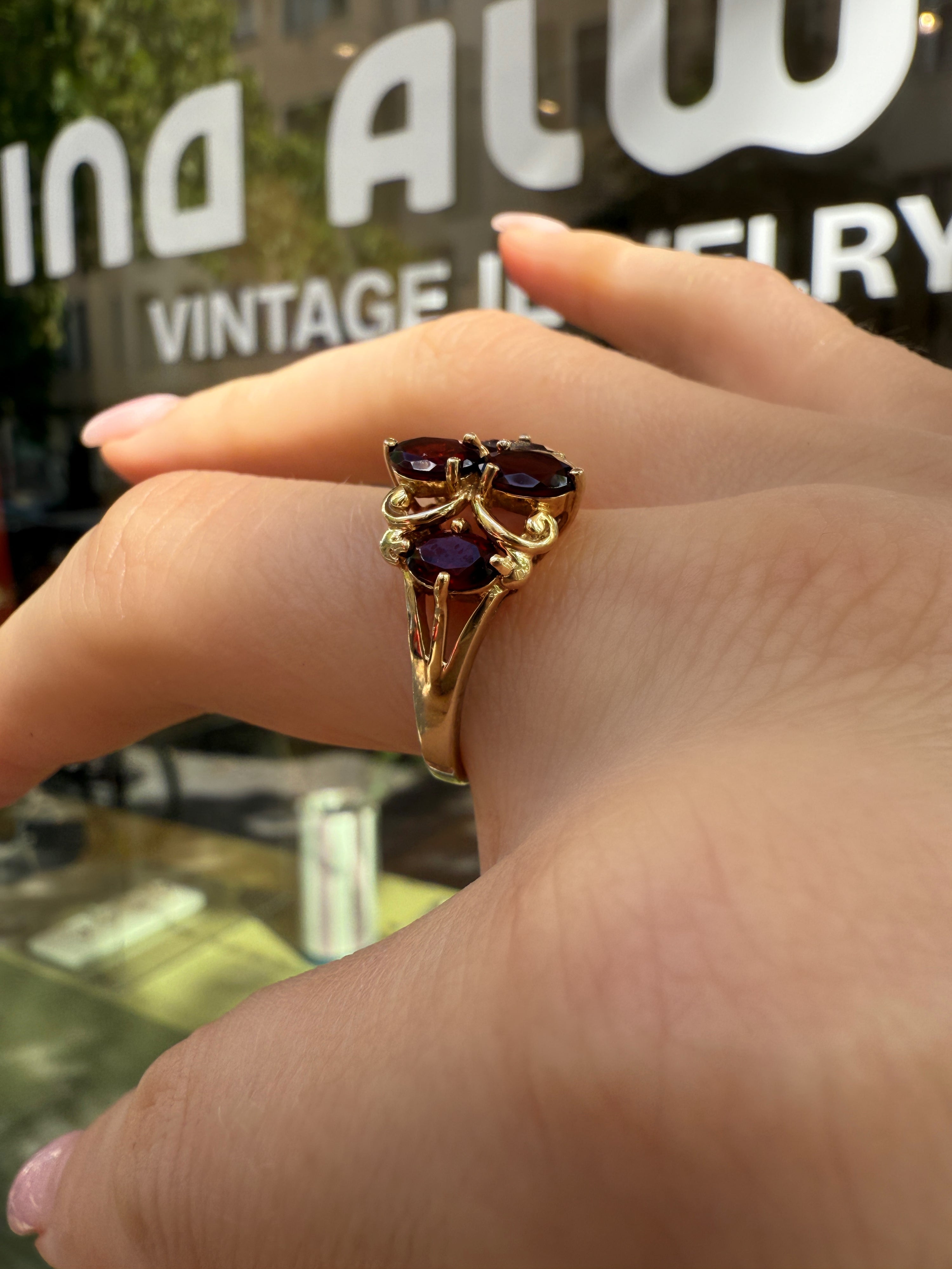 #1243 8k Ring mit Granat - RG 58