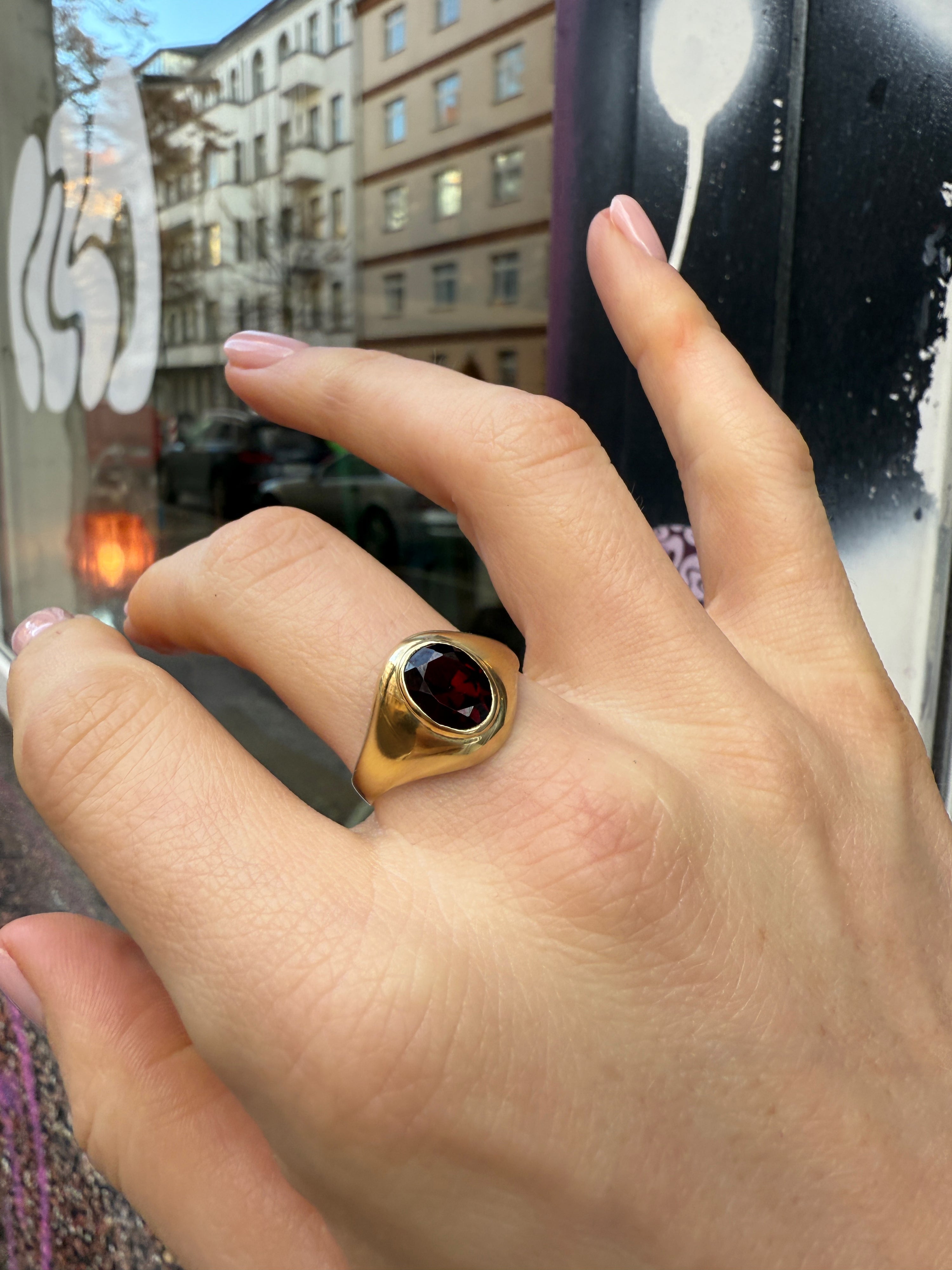 #374 8k Ring mit Granat - RG 60