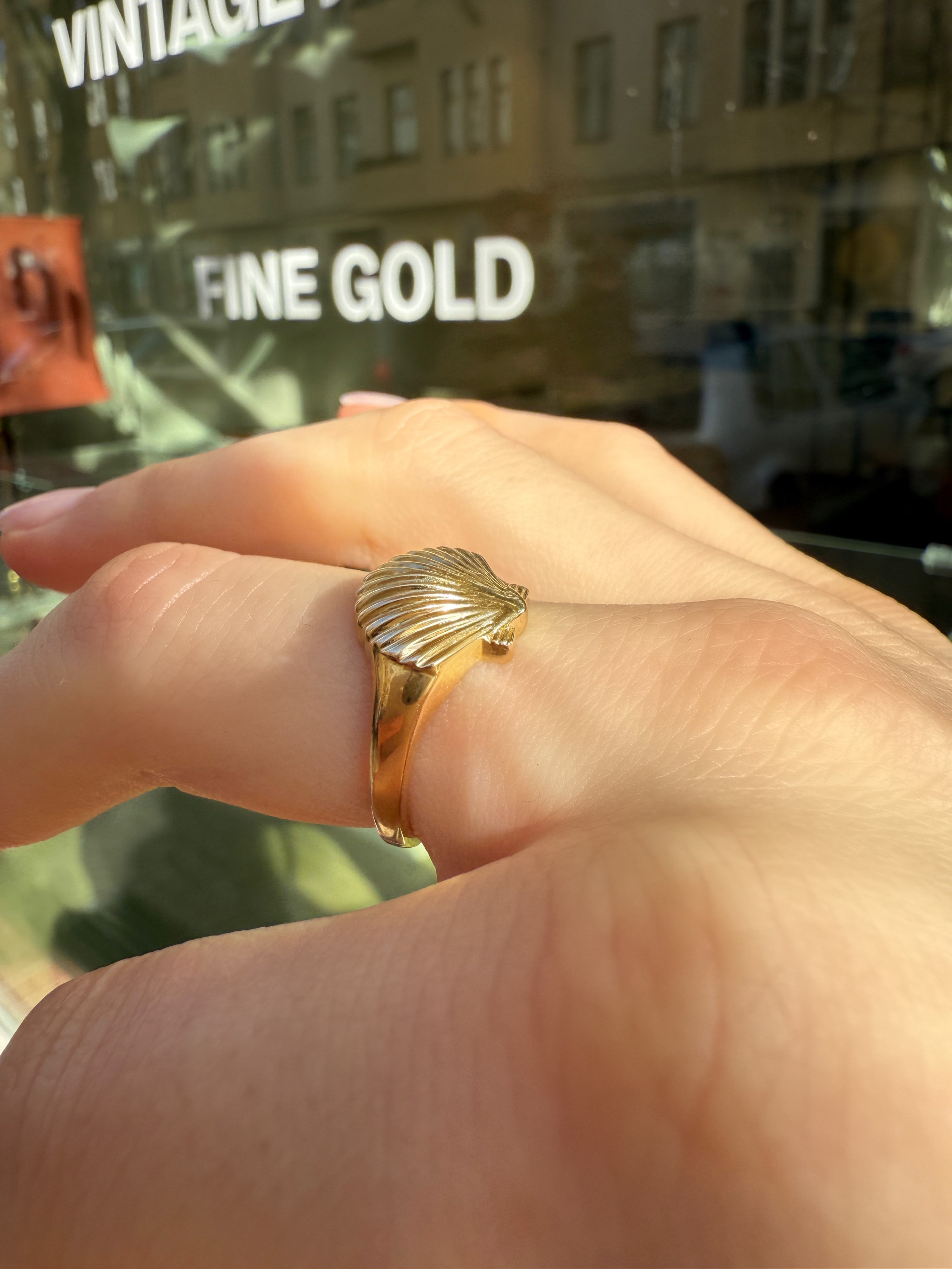 #694 14k Venus Signet Ring, Brand Mateo - RG 57