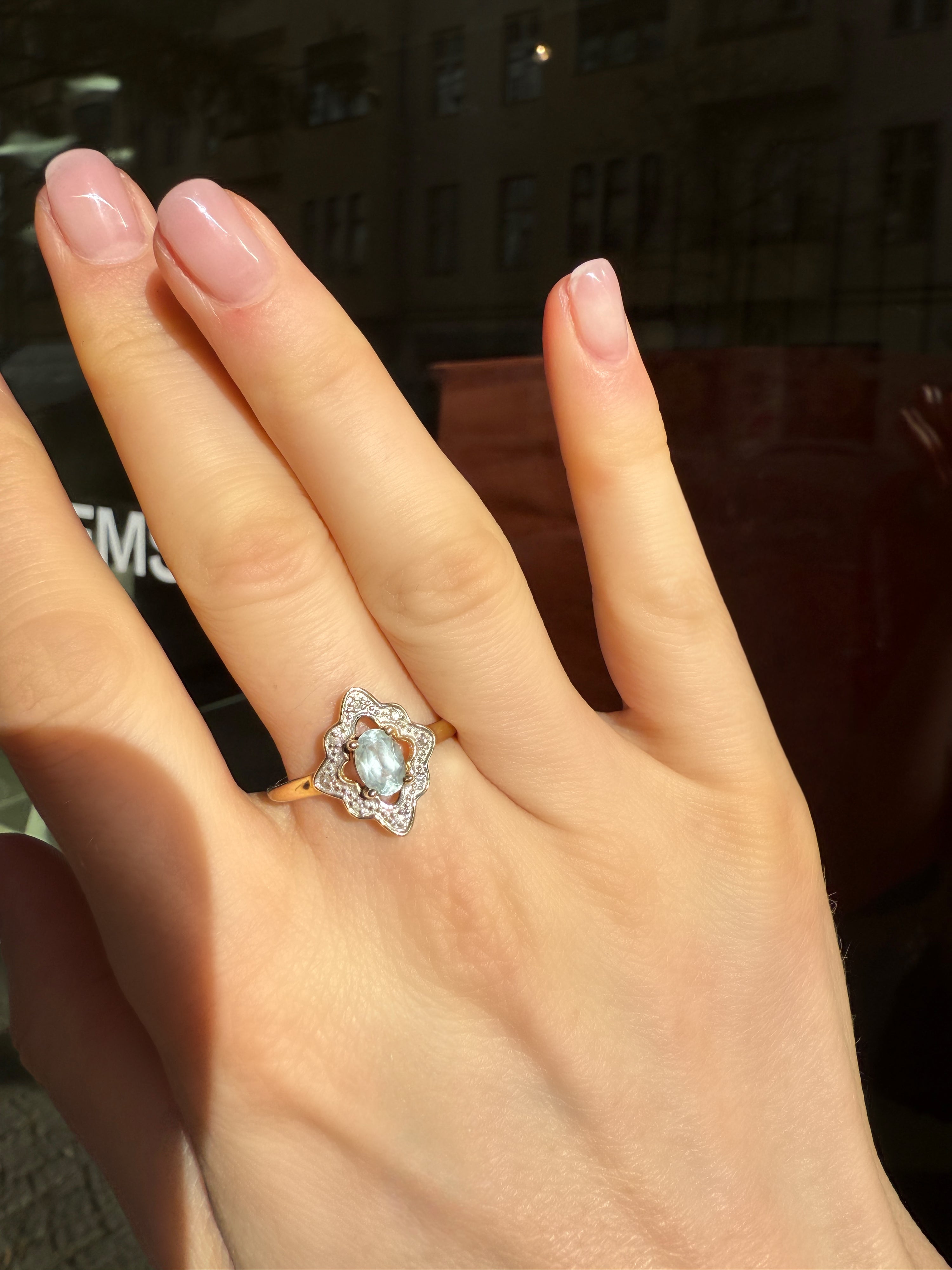 #702 8k Ring mit Aquamarin & 6 Diamanten - RG 60