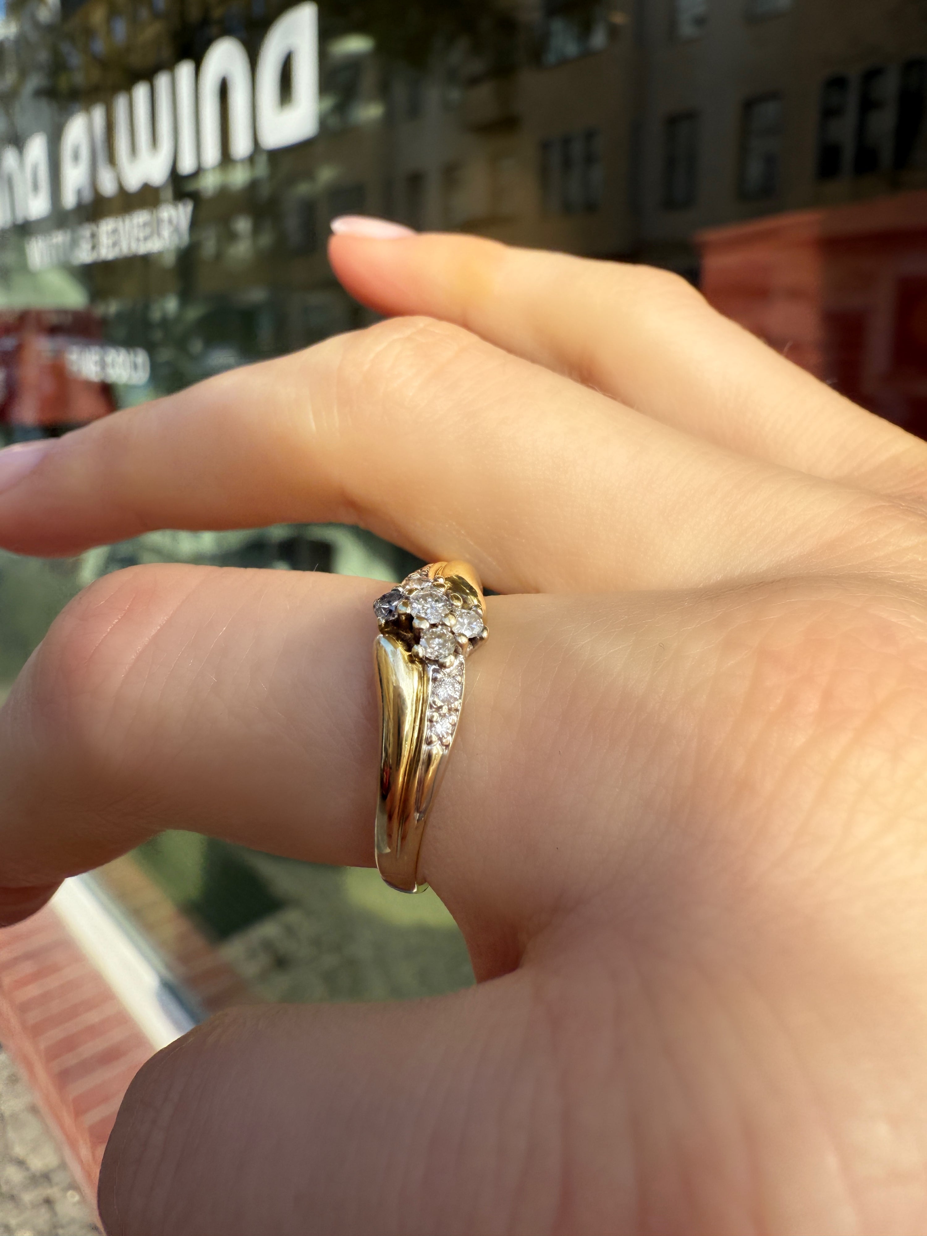 #705 14k Ring mit 9 Diamanten - RG 56