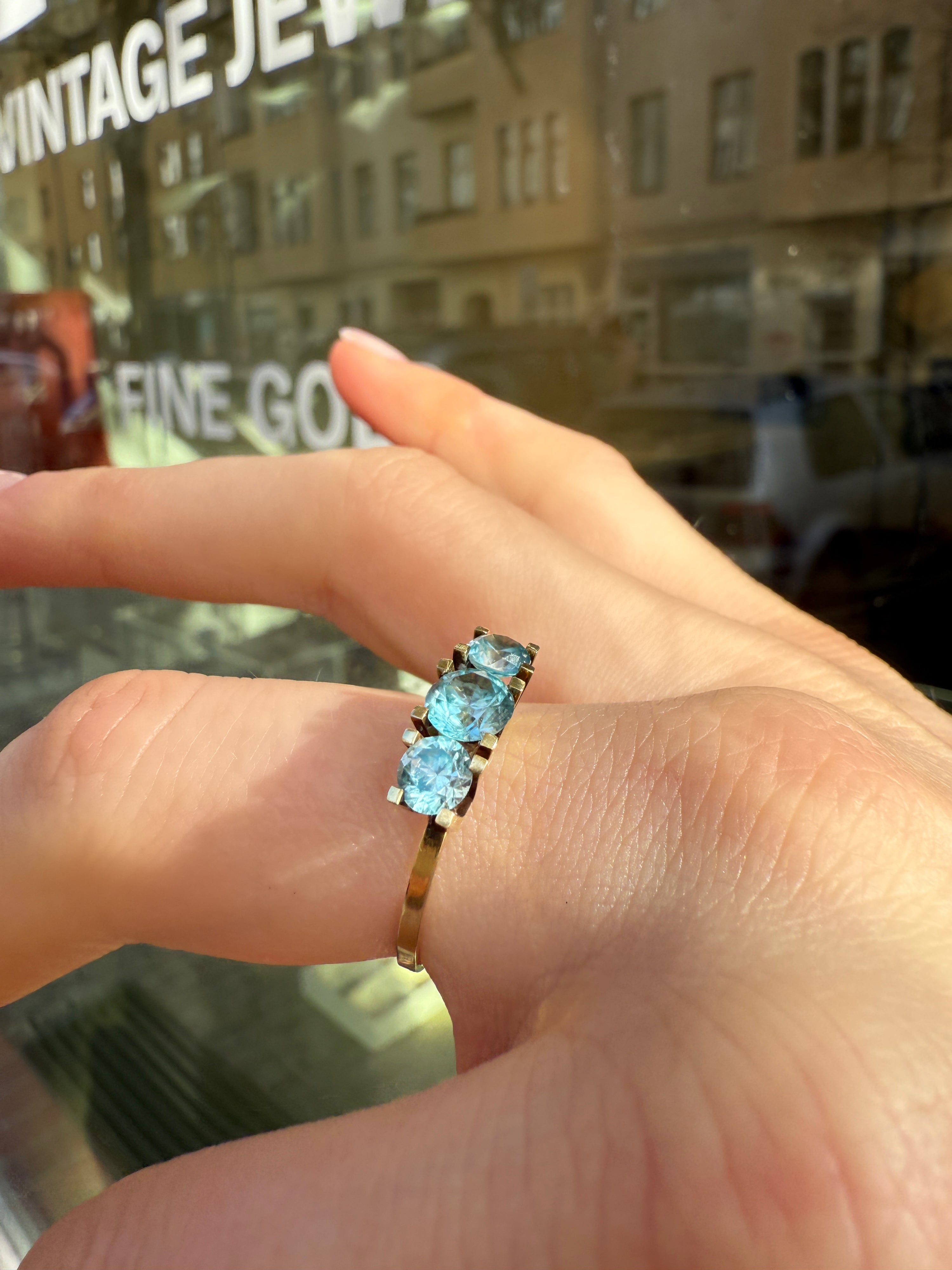 #712 14k Ring mit Blautopas- RG 57