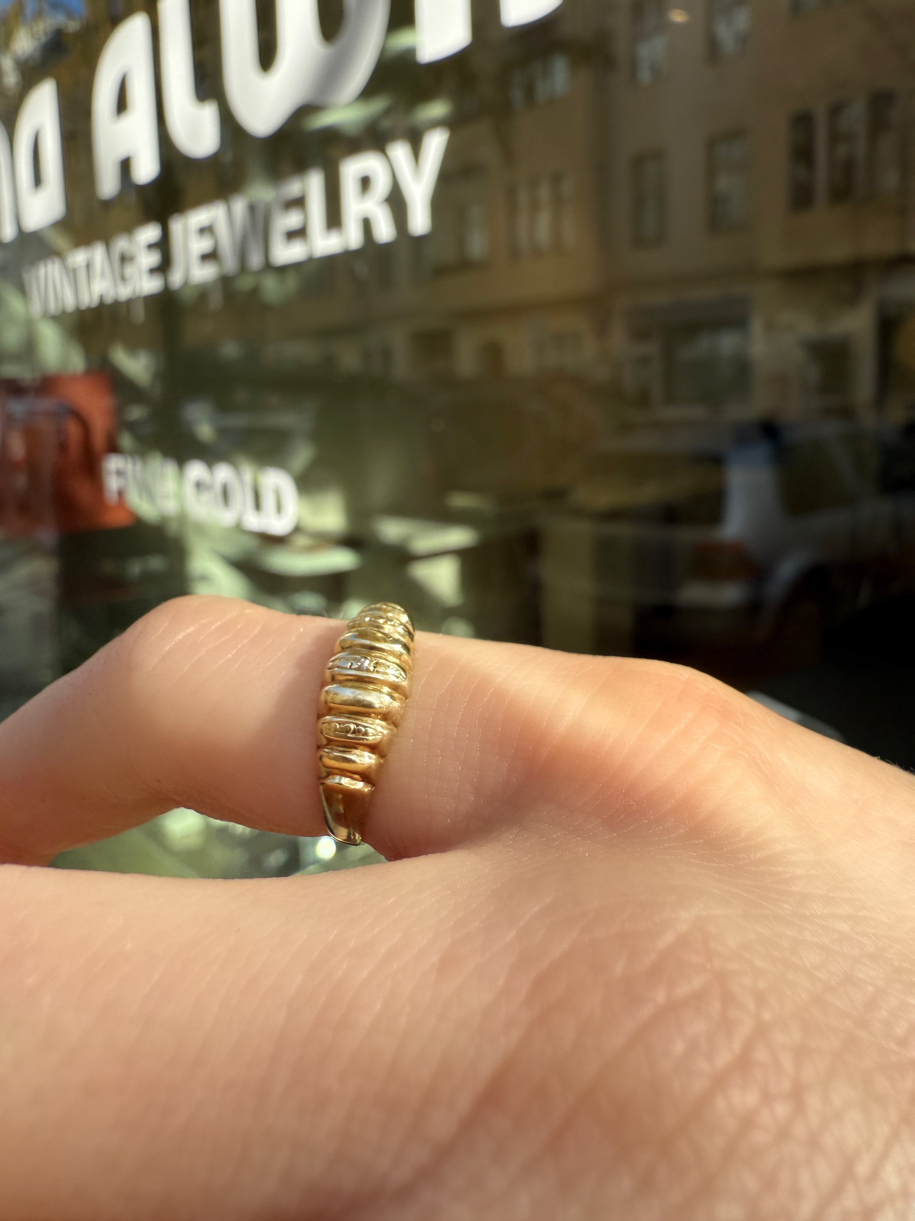 #714 8k Ring mit Diamant - RG 48