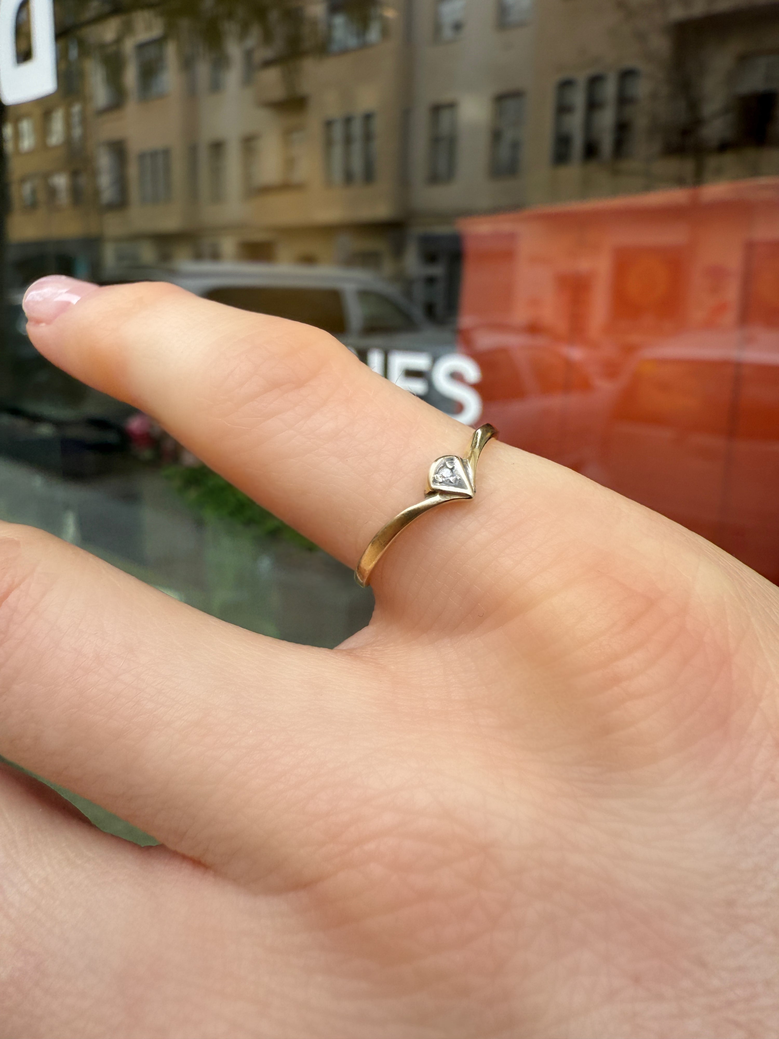 #715 8k Ring mit Diamant - RG 50